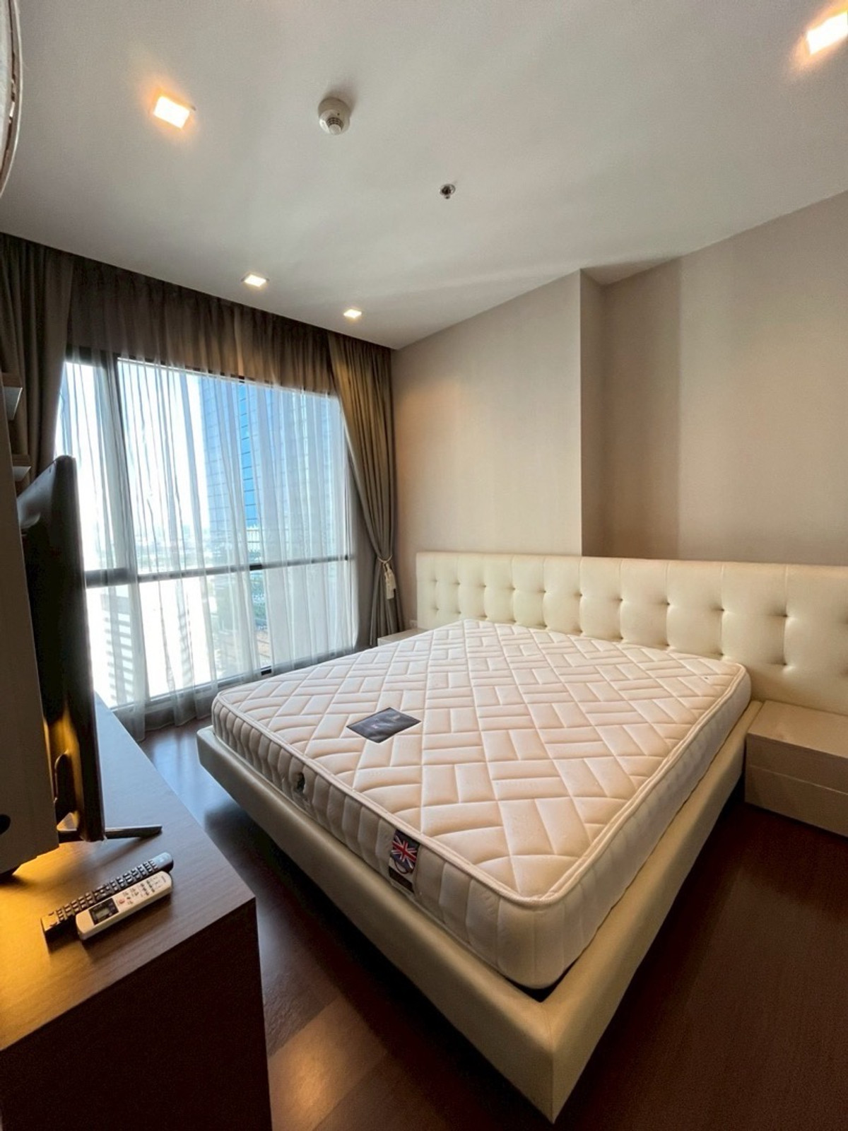 For RentCondoRatchadapisek, Huaikwang, Suttisan : IVY Ampio 2 Bedroom 80SQ.M Ready to rent. Contact 084-979-2464☎️