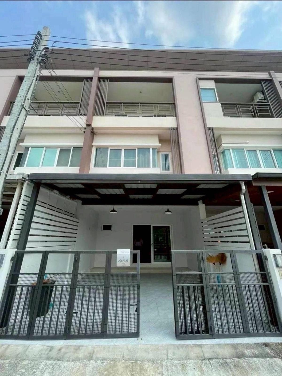 For RentTownhomeNawamin, Ramindra : For rent, The Ricco Town Watcharapol Townhome 🏡🎊💸