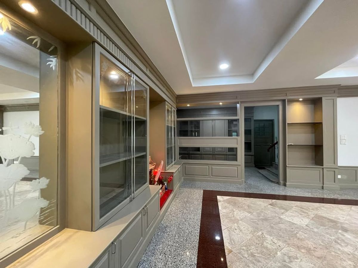 For SaleHouseSamut Prakan,Samrong : Preecha Village Srinakarin–Nam Daeng, spacious detached house with large usable area