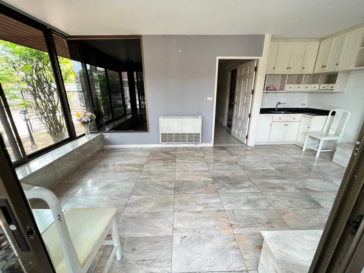 ให้เช่าบ้านแจ้งวัฒนะ เมืองทอง : จะเตรียม ให้สวยงาม เรียบร้อย ก่อนเข้าอยู่ 100% บ้านเดี่ยว ตกแต่งด้วยหินอ่อน 4ห้องนอน ในเมืองทองธานี