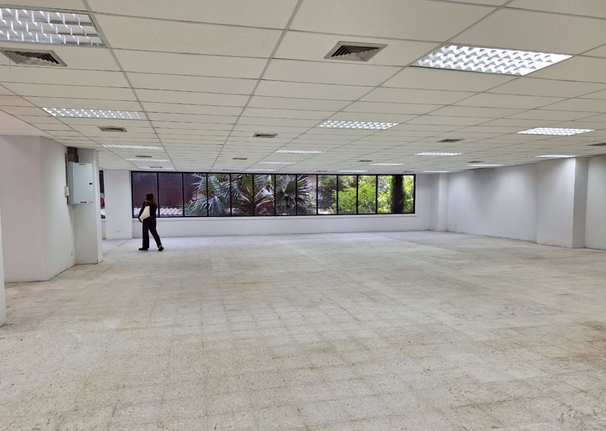 ให้เช่าร้านค้า/ตลาดนัดพระราม 9 เพชรบุรีตัดใหม่ RCA : พื้นที่ร้านค้าริมถนนพระราม 9 เหมาะทำธุรกิจทุกประเภท ** NO CO-AGENT **