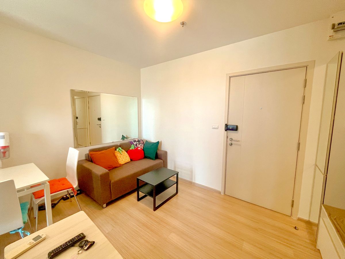 For SaleCondoBang kae, Phetkasem : Great price!!! Easy access, located on two major roads!!! For Sale: Fuse Sense Bangkae Condominium, 17th Floor, 30.7 sq.m. Located on a high floor with a clear city view and no obstructions. Quiet project