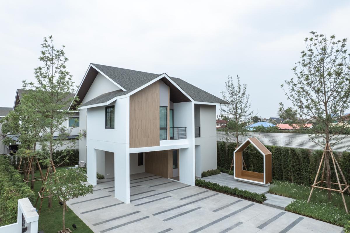 For SaleHouseBangna, Bearing, Lasalle : 🔥Last chance before price adjustment🔥Nirvana Element Bangna, a premium 2-storey house with a perfect area around the house, near a community mall and expressway.