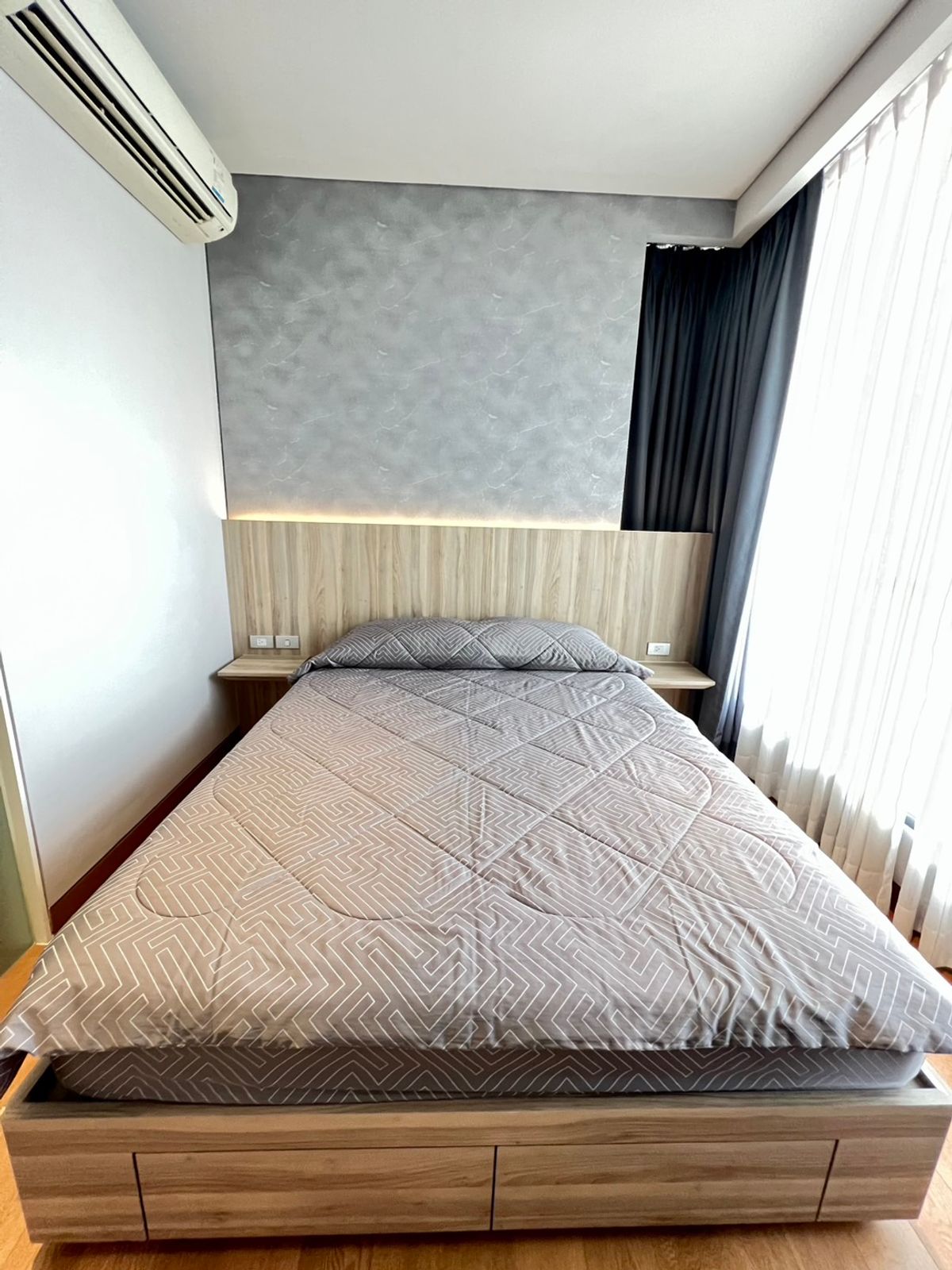 คอนโดสุขุมวิท อโศก ทองหล่อ : คอนโด The Lumpini 24 เดินทางสะดวก ใกล้รถไฟฟ้าบีทีเอส มีรถรับส่ง ห้องสวย เฟอร์นิเจอร์ครบ พร้อมอยู่!!