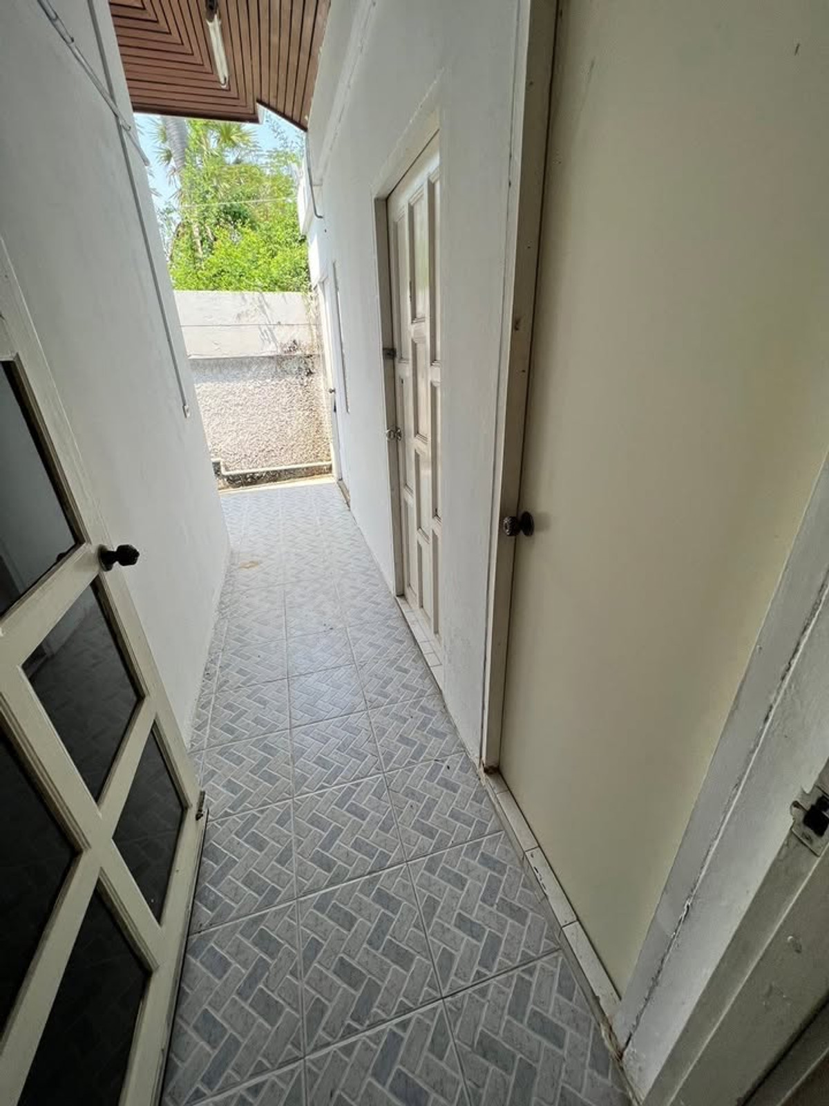 ให้เช่าบ้านแจ้งวัฒนะ เมืองทอง : จะเตรียม ให้สวยงาม เรียบร้อย ก่อนเข้าอยู่ 100% บ้านเดี่ยว ตกแต่งด้วยหินอ่อน 4ห้องนอน ในเมืองทองธานี