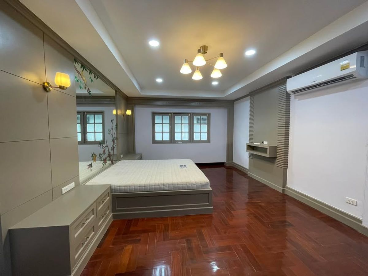 For SaleHouseSamut Prakan,Samrong : Preecha Village Srinakarin–Nam Daeng, spacious detached house with large usable area