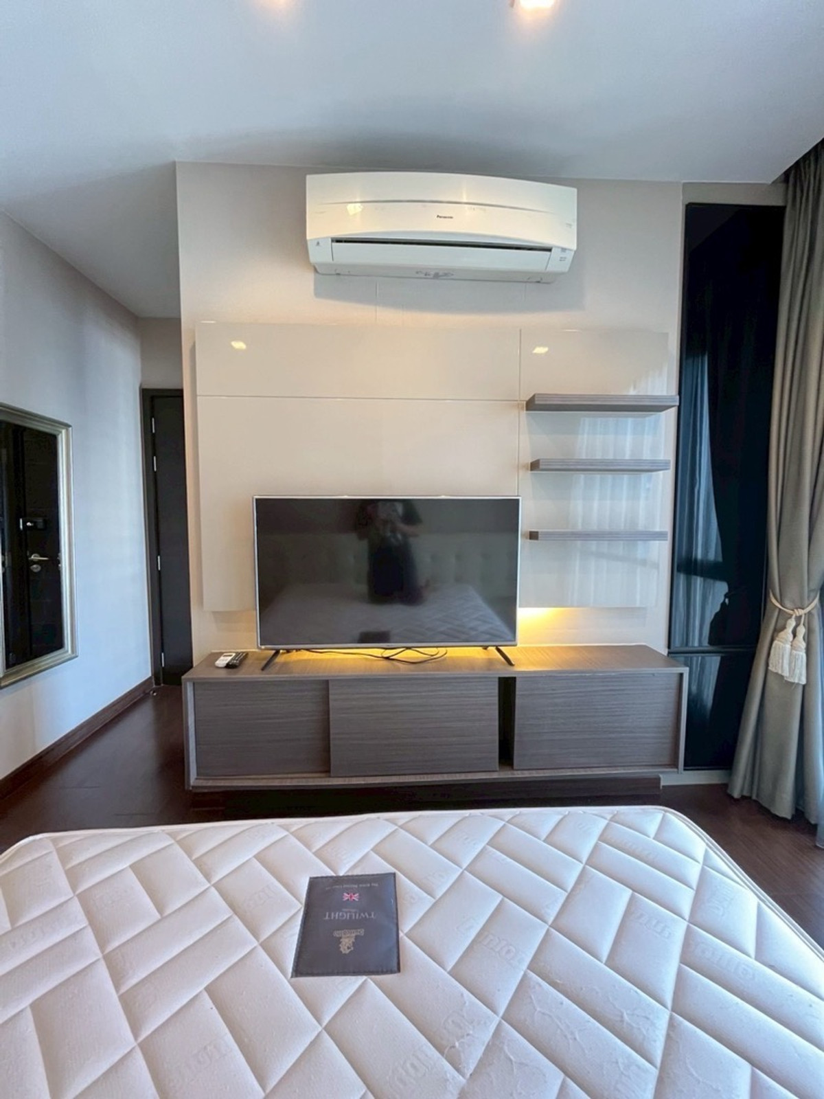 For RentCondoRatchadapisek, Huaikwang, Suttisan : IVY Ampio 2 Bedroom 80SQ.M Ready to rent. Contact 084-979-2464☎️