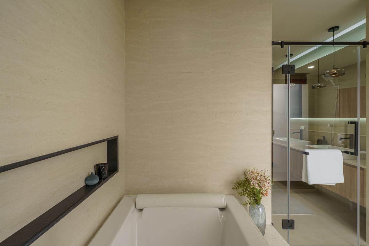 For SaleTownhomeLadprao101, Happy Land, The Mall Bang Kapi : 𝑨𝑹𝑩𝑶𝑹 𝑼𝑹𝑩𝑨𝑵 𝑳𝒂𝒅𝒑𝒓𝒂𝒐 𝑻𝒉𝒆 𝒍𝒂𝒔𝒕 𝒄𝒐𝒓𝒏𝒆𝒓 𝒉𝒐𝒖𝒔𝒆 🚈 𝑳𝒖𝒙𝒖𝒓𝒚 𝒉𝒐𝒖𝒔𝒆 𝒓𝒆𝒂𝒅𝒚 𝒕𝒐 𝒎𝒐𝒗𝒆 𝒊𝒏 𝑵𝒆𝒂𝒓 𝒍𝒆𝒂𝒅𝒊𝒏𝒈 𝒊𝒏𝒕𝒆𝒓𝒏𝒂𝒕𝒊𝒐𝒏𝒂𝒍 𝒔𝒄𝒉𝒐𝒐𝒍𝒔, 𝒐𝒏𝒍𝒚 𝟏𝟎 𝒎𝒊𝒏𝒖𝒕𝒆𝒔 𝑷𝒓𝒊𝒄𝒆 𝟑𝟗.𝟗 𝑴𝒃. 