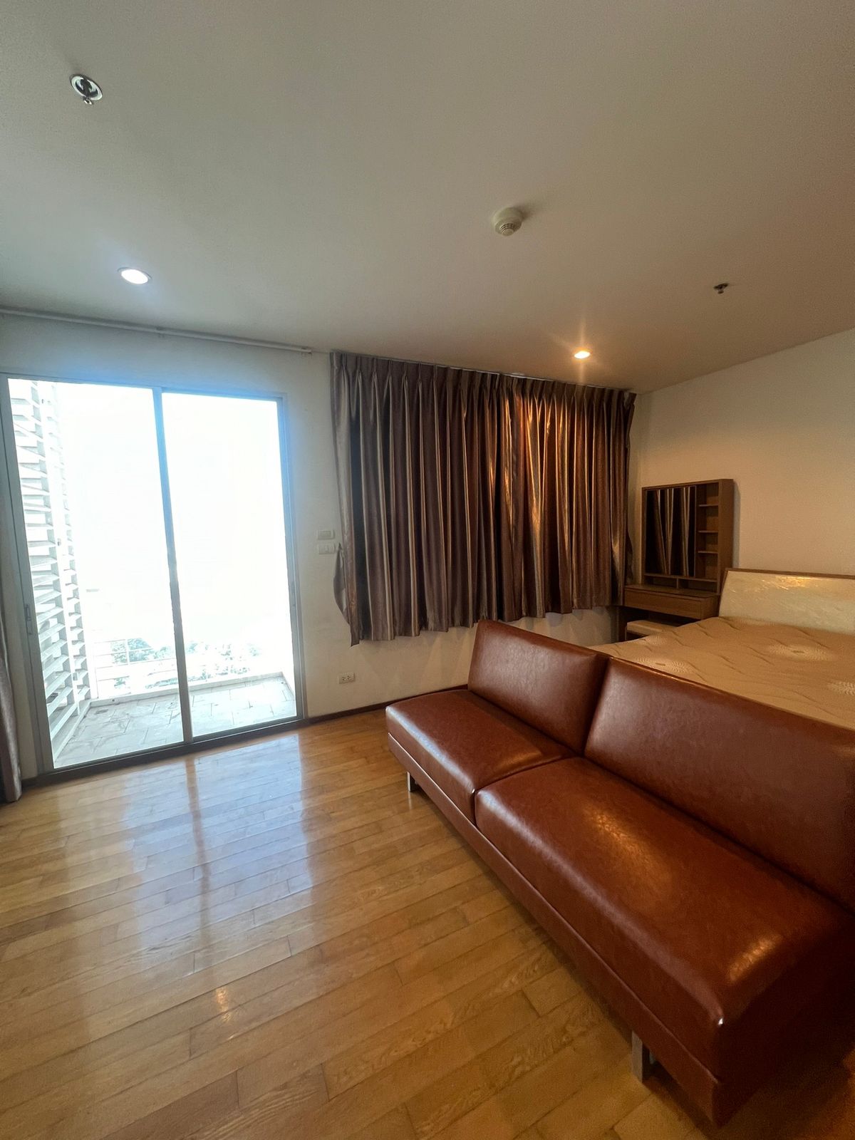 ให้เช่าคอนโดวงเวียนใหญ่ เจริญนคร : Hot Price for Rent Villa Sathorn (วิลล่า สาทร) ราคาถูกที่สุด ห้องสวย🔥