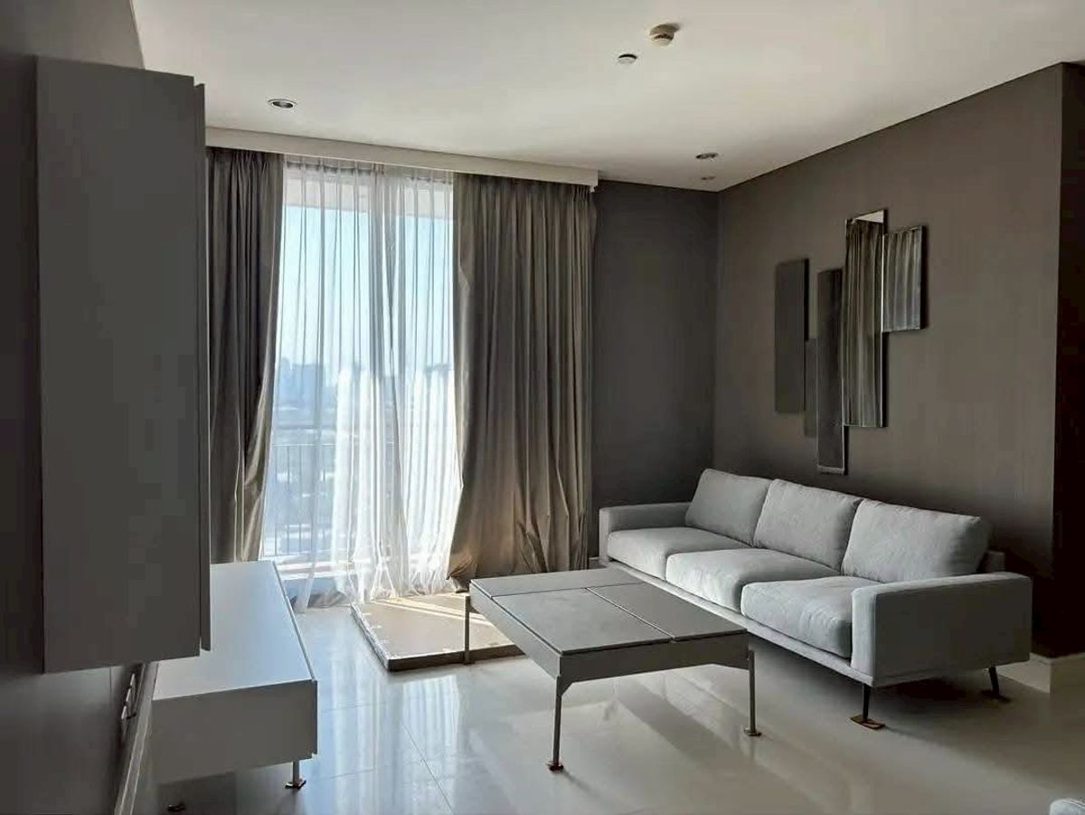 ให้เช่าคอนโดสุขุมวิท อโศก ทองหล่อ : LTHC12794 - Condo for rent คอนโด ให้เช่า at Aguston Sukhumvit 22 ออกัสตัน สุขุมวิท 22 Size 140 sqm. 3 beds 3 baths Near BTS Phrom Phong Station ONLY 90K/Month