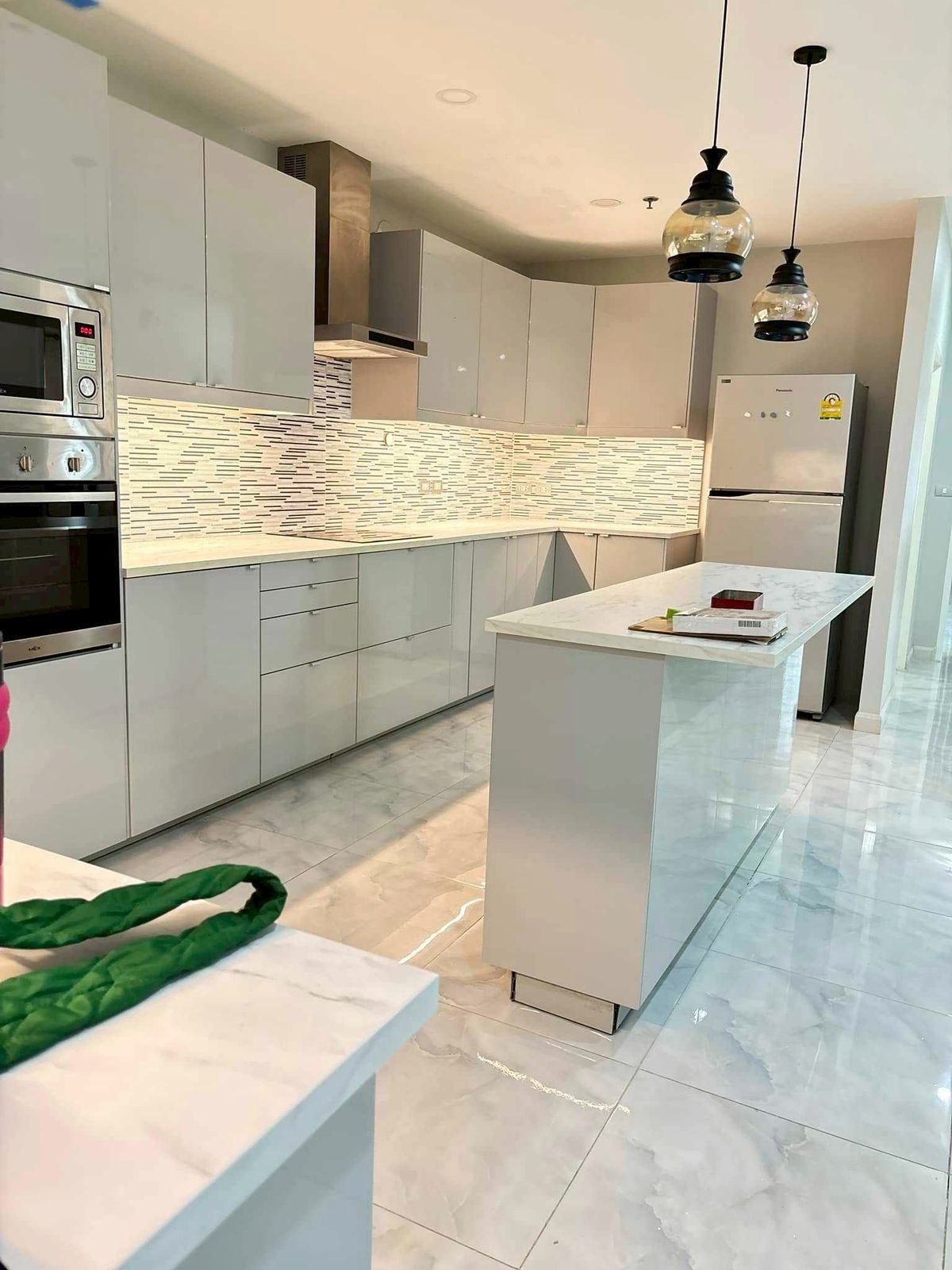 ให้เช่าคอนโดคลองเตย กล้วยน้ำไท : LTH12808 - Condo for rent คอนโด ให้เช่า at Moon Tower มูน ทาวเวอร์ Size 202 sqm. 2 beds 3 baths Near BTS Thonglor Station ONLY 65K/Month