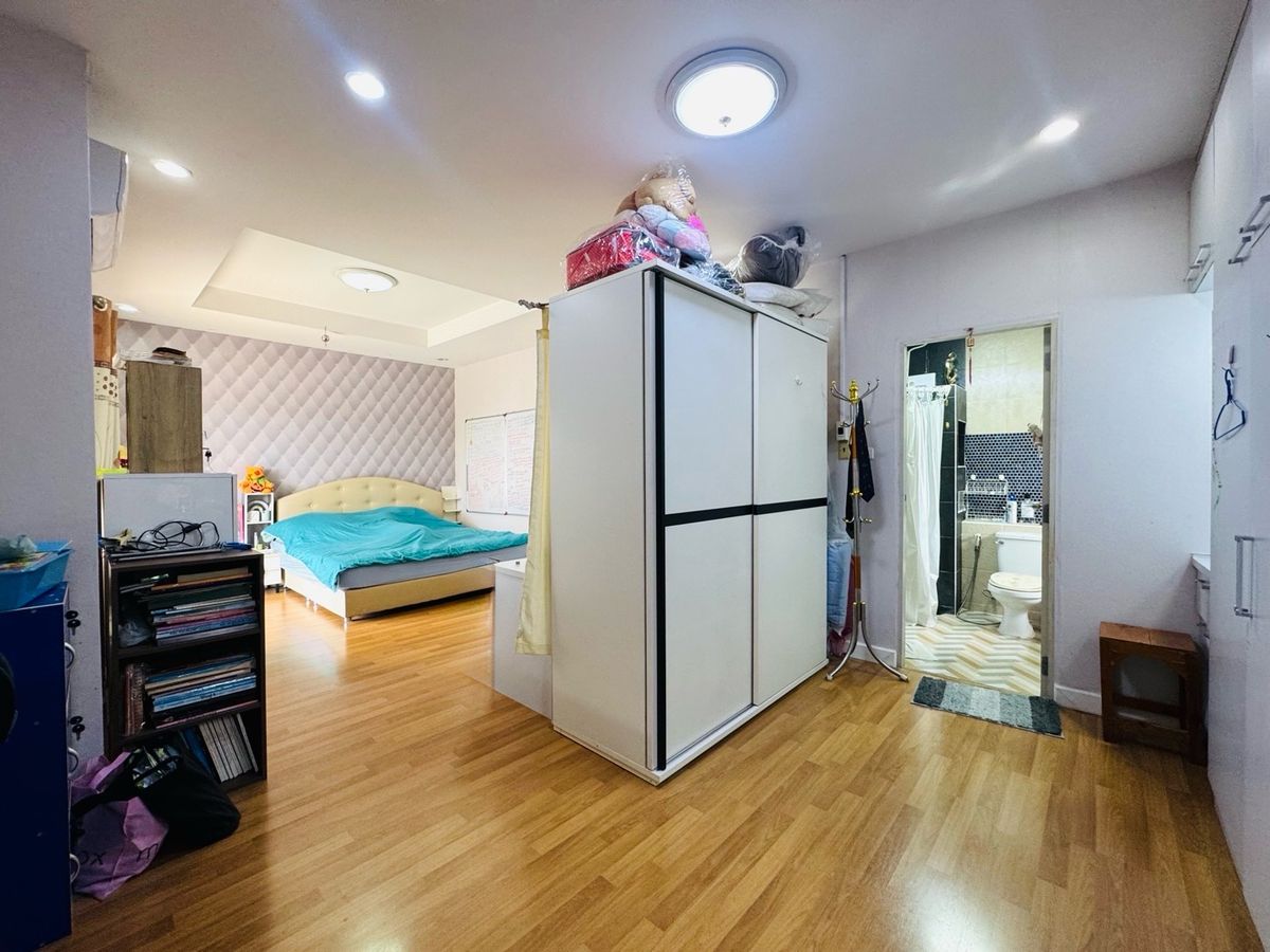 For SaleHouseRama5, Ratchapruek, Bangkruai : Chuan Chuen Pinklao Project, big house, good location, road in front of the house, 12 meters wide