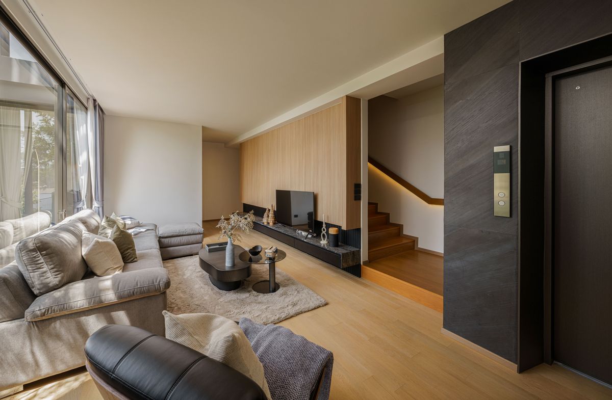 For SaleTownhomeLadprao101, Happy Land, The Mall Bang Kapi : 𝑨𝑹𝑩𝑶𝑹 𝑼𝑹𝑩𝑨𝑵 𝑳𝒂𝒅𝒑𝒓𝒂𝒐 𝑻𝒉𝒆 𝒍𝒂𝒔𝒕 𝒄𝒐𝒓𝒏𝒆𝒓 𝒉𝒐𝒖𝒔𝒆 🚈 𝑳𝒖𝒙𝒖𝒓𝒚 𝒉𝒐𝒖𝒔𝒆 𝒓𝒆𝒂𝒅𝒚 𝒕𝒐 𝒎𝒐𝒗𝒆 𝒊𝒏 𝑵𝒆𝒂𝒓 𝒍𝒆𝒂𝒅𝒊𝒏𝒈 𝒊𝒏𝒕𝒆𝒓𝒏𝒂𝒕𝒊𝒐𝒏𝒂𝒍 𝒔𝒄𝒉𝒐𝒐𝒍𝒔, 𝒐𝒏𝒍𝒚 𝟏𝟎 𝒎𝒊𝒏𝒖𝒕𝒆𝒔 𝑷𝒓𝒊𝒄𝒆 𝟑𝟗.𝟗 𝑴𝒃. 