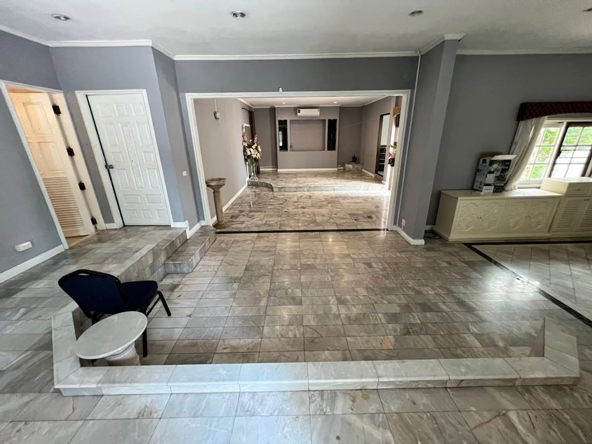 ให้เช่าบ้านแจ้งวัฒนะ เมืองทอง : จะเตรียม ให้สวยงาม เรียบร้อย ก่อนเข้าอยู่ 100% บ้านเดี่ยว ตกแต่งด้วยหินอ่อน 4ห้องนอน ในเมืองทองธานี