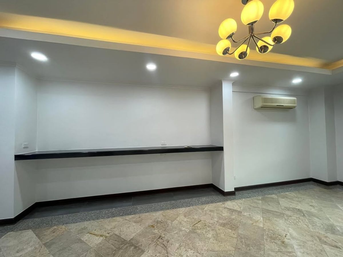 For SaleHouseSamut Prakan,Samrong : Preecha Village Srinakarin–Nam Daeng, spacious detached house with large usable area