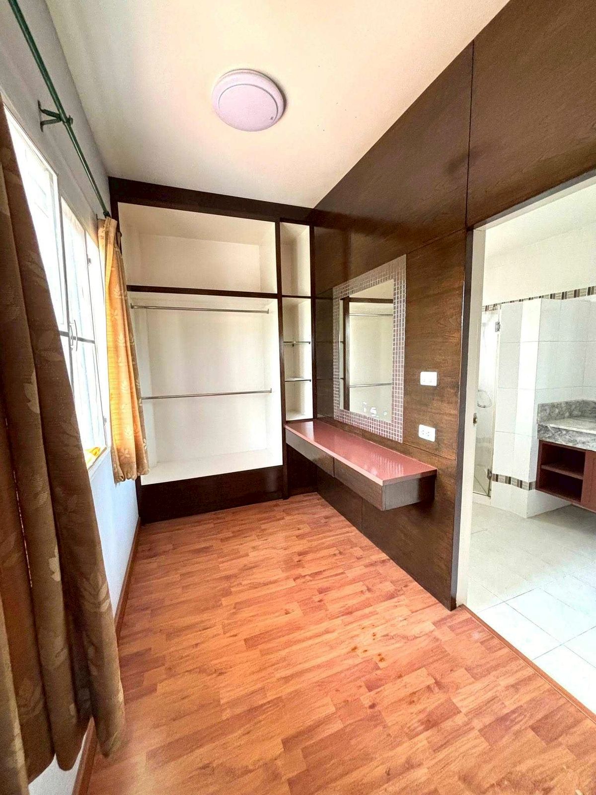 ให้เช่าบ้านพัฒนาการ ศรีนครินทร์ : ให้เช่าบ้านกรองทอง วิลล่าพาร์ค กรุงเทพกรีฑา 7 