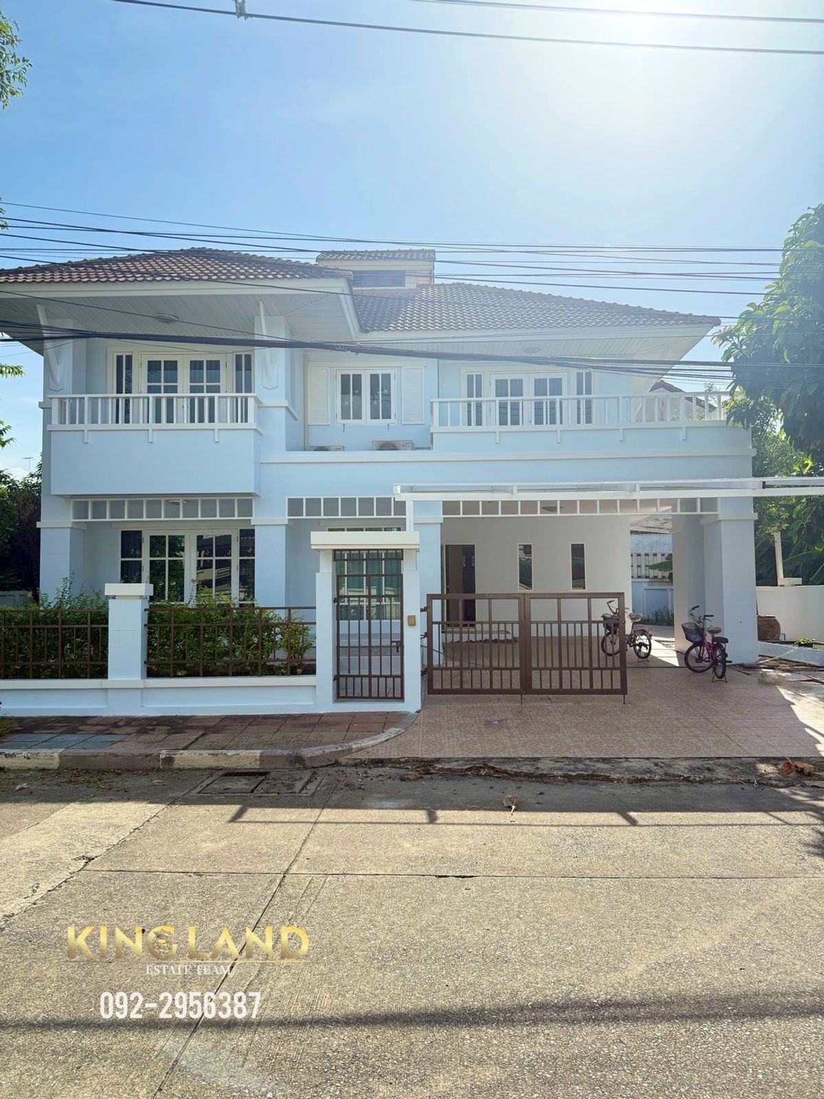 ให้เช่าบ้านปทุมธานี รังสิต ธรรมศาสตร์ : #บ้านเดี่ยวให้เช่า 100 ตร.ว. หลังใหญ่สุดๆ เนื้อที่เยอะ หมู่บ้านลิฟวิ่งนารา รังสิต คลอง 4 (ฝั่งธัญบุรี)  เฟอร์ครบ เครื่องใช้ไฟฟ้าใหม่ ให้เช่าเพียง 25,000 บาท/เดือน