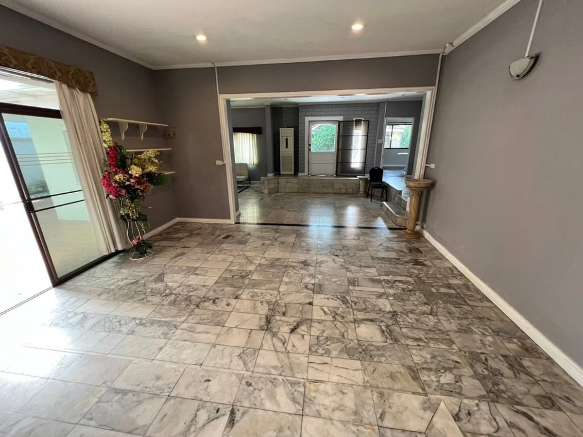 ให้เช่าบ้านแจ้งวัฒนะ เมืองทอง : จะเตรียม ให้สวยงาม เรียบร้อย ก่อนเข้าอยู่ 100% บ้านเดี่ยว ตกแต่งด้วยหินอ่อน 4ห้องนอน ในเมืองทองธานี