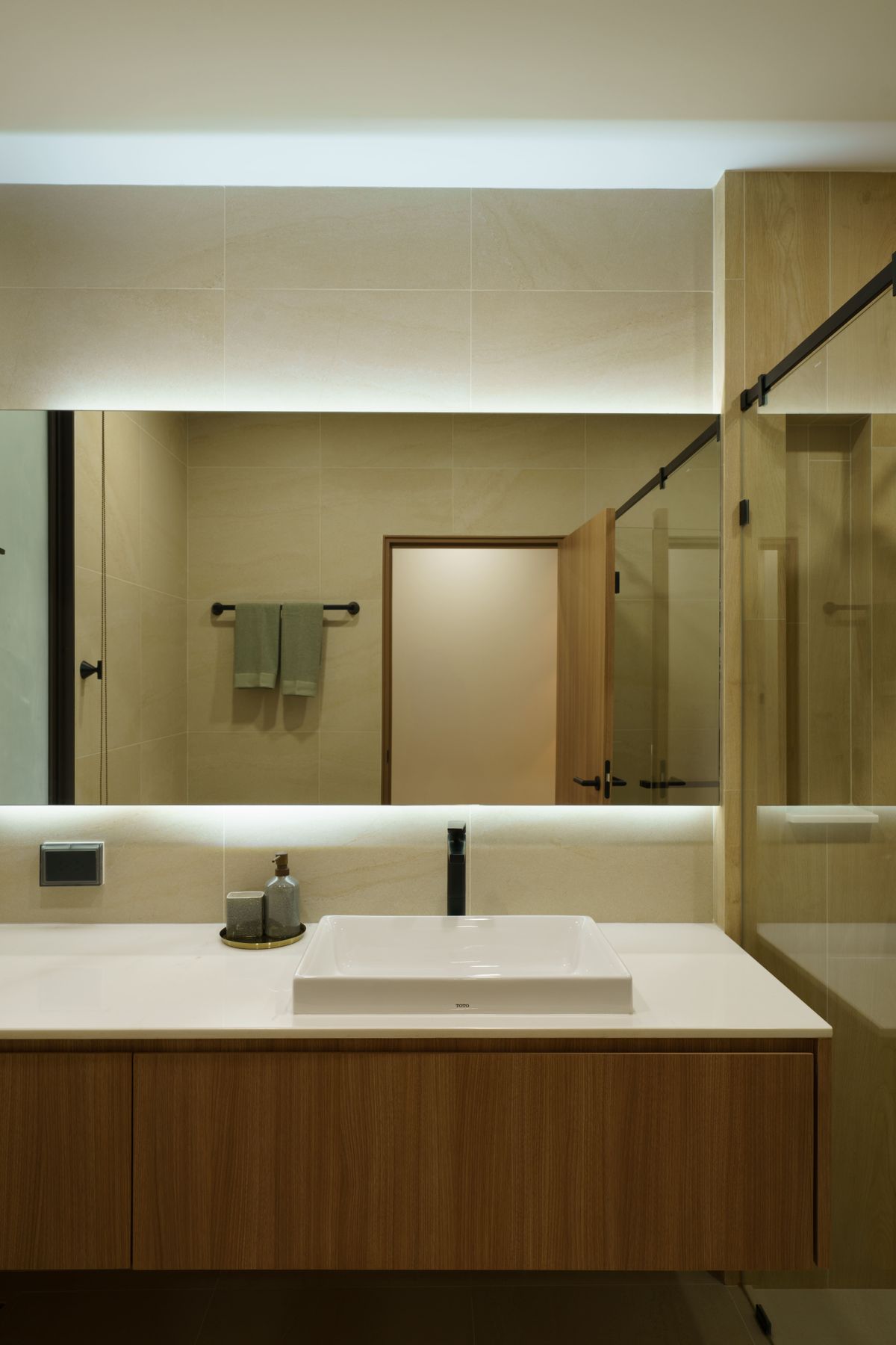 For SaleTownhomeLadprao101, Happy Land, The Mall Bang Kapi : 𝑨𝑹𝑩𝑶𝑹 𝑼𝑹𝑩𝑨𝑵 𝑳𝒂𝒅𝒑𝒓𝒂𝒐 𝑻𝒉𝒆 𝒍𝒂𝒔𝒕 𝒄𝒐𝒓𝒏𝒆𝒓 𝒉𝒐𝒖𝒔𝒆 🚈 𝑳𝒖𝒙𝒖𝒓𝒚 𝒉𝒐𝒖𝒔𝒆 𝒓𝒆𝒂𝒅𝒚 𝒕𝒐 𝒎𝒐𝒗𝒆 𝒊𝒏 𝑵𝒆𝒂𝒓 𝒍𝒆𝒂𝒅𝒊𝒏𝒈 𝒊𝒏𝒕𝒆𝒓𝒏𝒂𝒕𝒊𝒐𝒏𝒂𝒍 𝒔𝒄𝒉𝒐𝒐𝒍𝒔, 𝒐𝒏𝒍𝒚 𝟏𝟎 𝒎𝒊𝒏𝒖𝒕𝒆𝒔 𝑷𝒓𝒊𝒄𝒆 𝟑𝟗.𝟗 𝑴𝒃. 