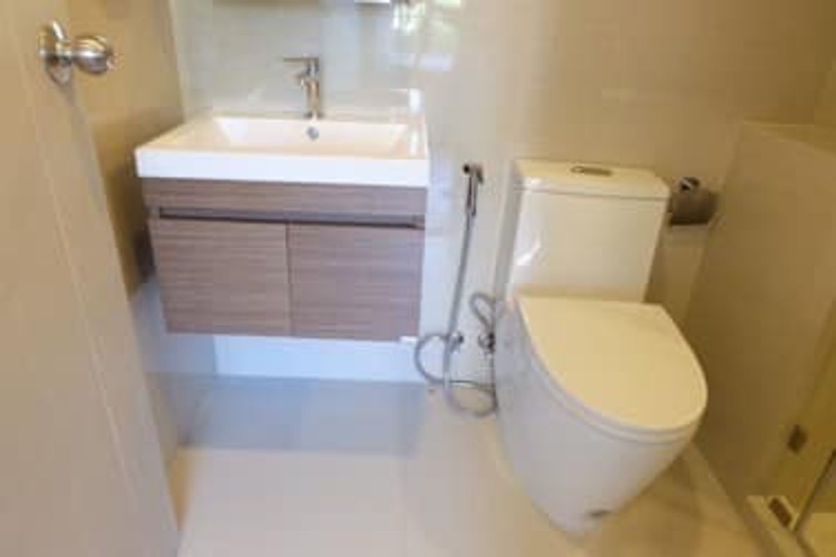 ขายคอนโดอ่อนนุช อุดมสุข : Condo for Sale: The Nest Sukhumvit 64 (Only 600 m. from BTS Punnawithi & Udomsuk)