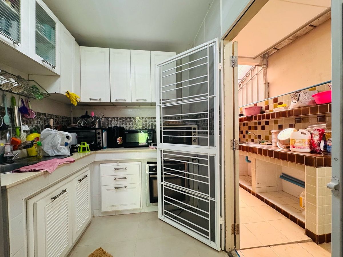 For SaleHouseRama5, Ratchapruek, Bangkruai : Chuan Chuen Pinklao Project, big house, good location, road in front of the house, 12 meters wide