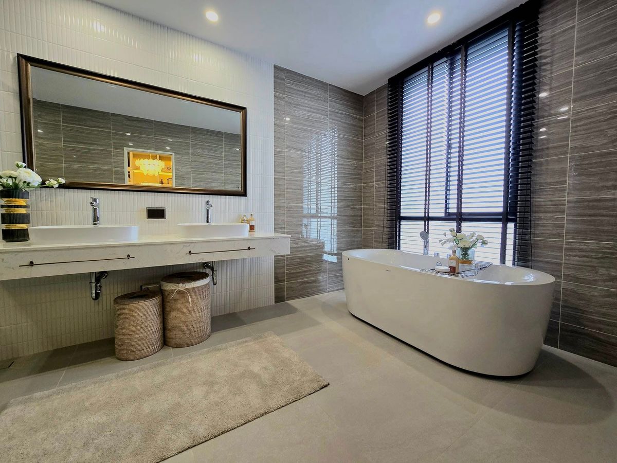 For SaleHousePhutthamonthon, Salaya : 𝑪𝑯𝑨𝑵𝑵 𝑻𝒉𝒆 𝑹𝒊𝒗𝒆𝒓𝒔𝒊𝒅𝒆 𝑩𝒐𝒓𝒐𝒎𝒓𝒂𝒕𝒄𝒉𝒂𝒄𝒉𝒐𝒏𝒏𝒂𝒏𝒊 𝑾𝒉𝒆𝒓𝒆 𝒕𝒓𝒂𝒏𝒒𝒖𝒊𝒍𝒊𝒕𝒚 𝒎𝒆𝒆𝒕𝒔 𝒕𝒊𝒎𝒆𝒍𝒆𝒔𝒔 𝒍𝒖𝒙𝒖𝒓𝒚