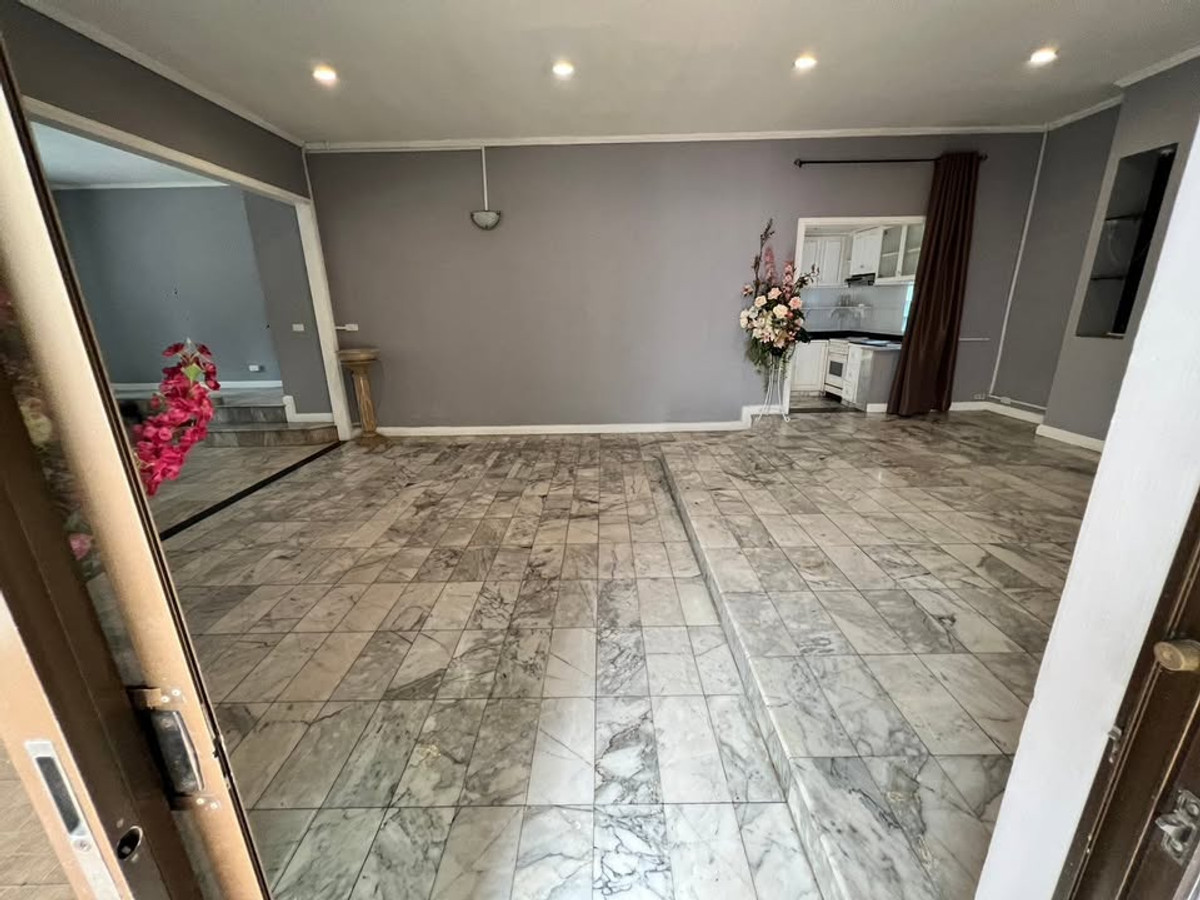 ให้เช่าบ้านแจ้งวัฒนะ เมืองทอง : จะเตรียม ให้สวยงาม เรียบร้อย ก่อนเข้าอยู่ 100% บ้านเดี่ยว ตกแต่งด้วยหินอ่อน 4ห้องนอน ในเมืองทองธานี