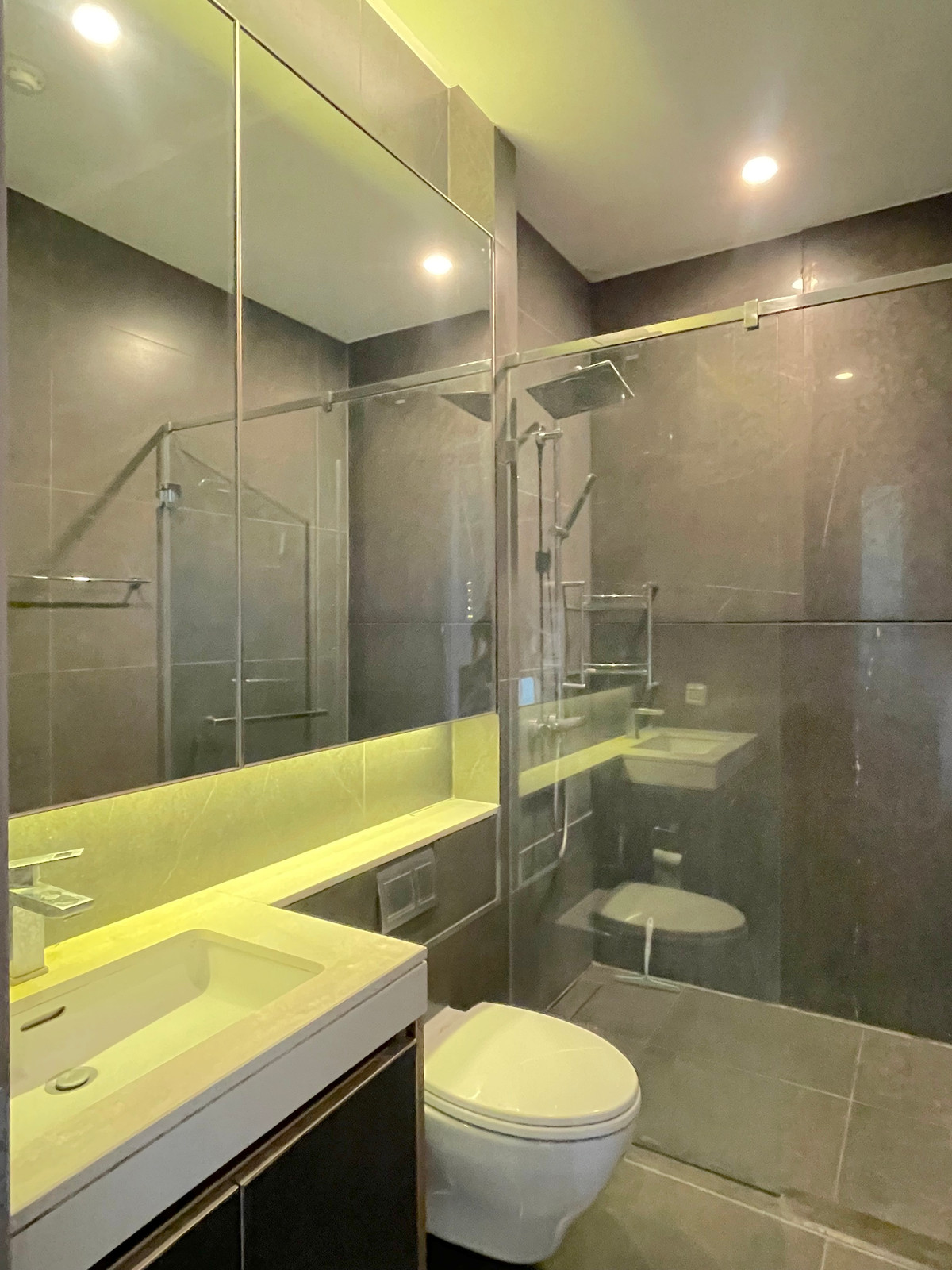 ขายคอนโดพระราม 9 เพชรบุรีตัดใหม่ RCA : 🔥 ขายด่วน 🔥  ถูกที่สุดในโครงการ  ห้องสวย ห้องมุม น่าอยู่มาก