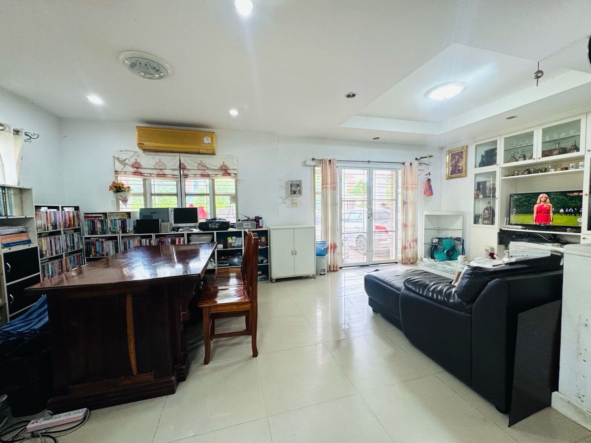 For SaleHouseRama5, Ratchapruek, Bangkruai : Chuan Chuen Pinklao Project, big house, good location, road in front of the house, 12 meters wide