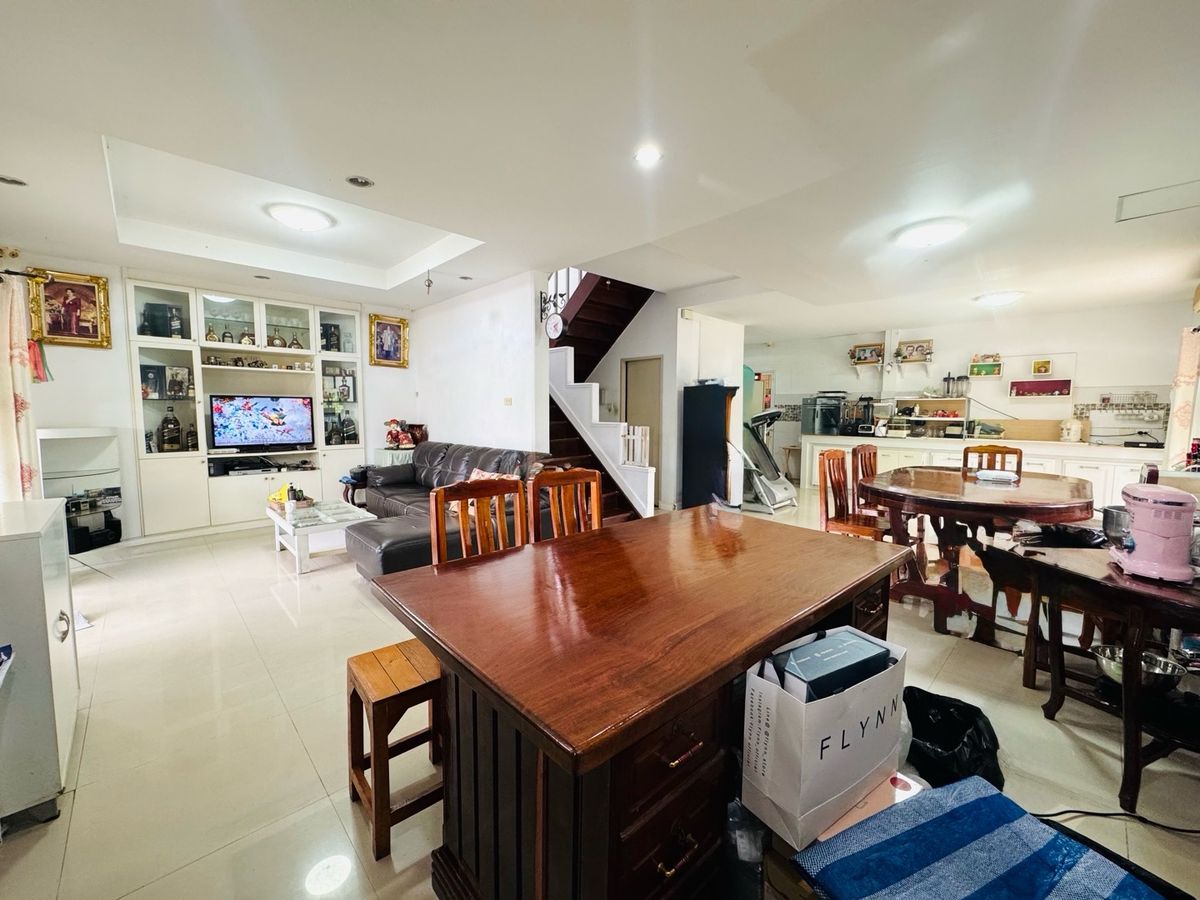 For SaleHouseRama5, Ratchapruek, Bangkruai : Chuan Chuen Pinklao Project, big house, good location, road in front of the house, 12 meters wide