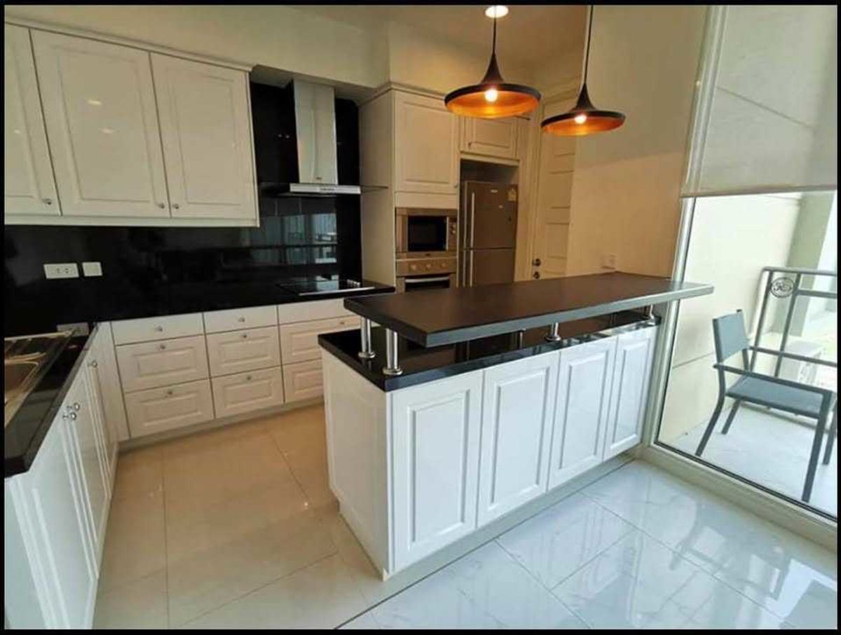 ให้เช่าคอนโดสุขุมวิท อโศก ทองหล่อ : LTH12798 - Condo for rent คอนโด ให้เช่า at Royce Private Residences รอยซ์ ไพรเวท เรสซิเดนซ์ Size 112 sqm. 2 beds 2 baths Near BTS Asok Station ONLY 75K/Month