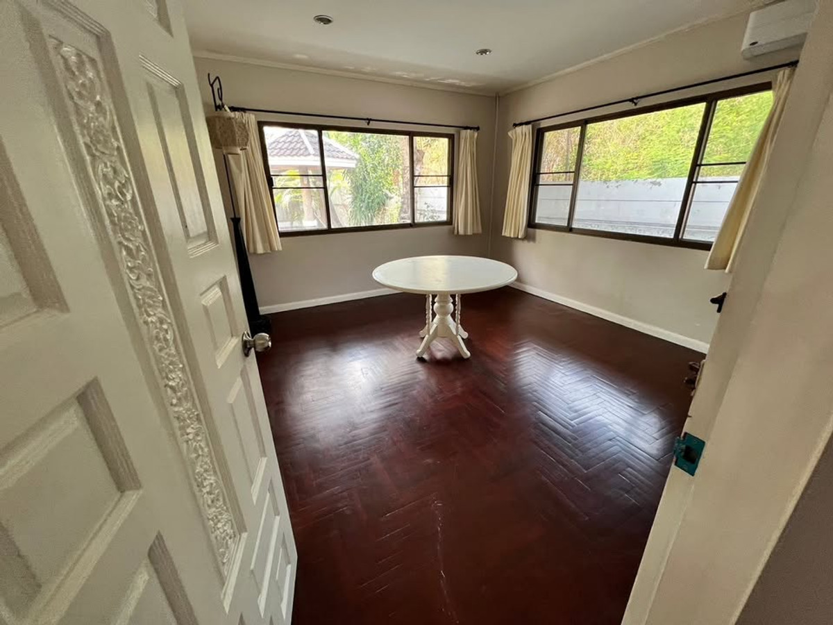 ให้เช่าบ้านแจ้งวัฒนะ เมืองทอง : จะเตรียม ให้สวยงาม เรียบร้อย ก่อนเข้าอยู่ 100% บ้านเดี่ยว ตกแต่งด้วยหินอ่อน 4ห้องนอน ในเมืองทองธานี