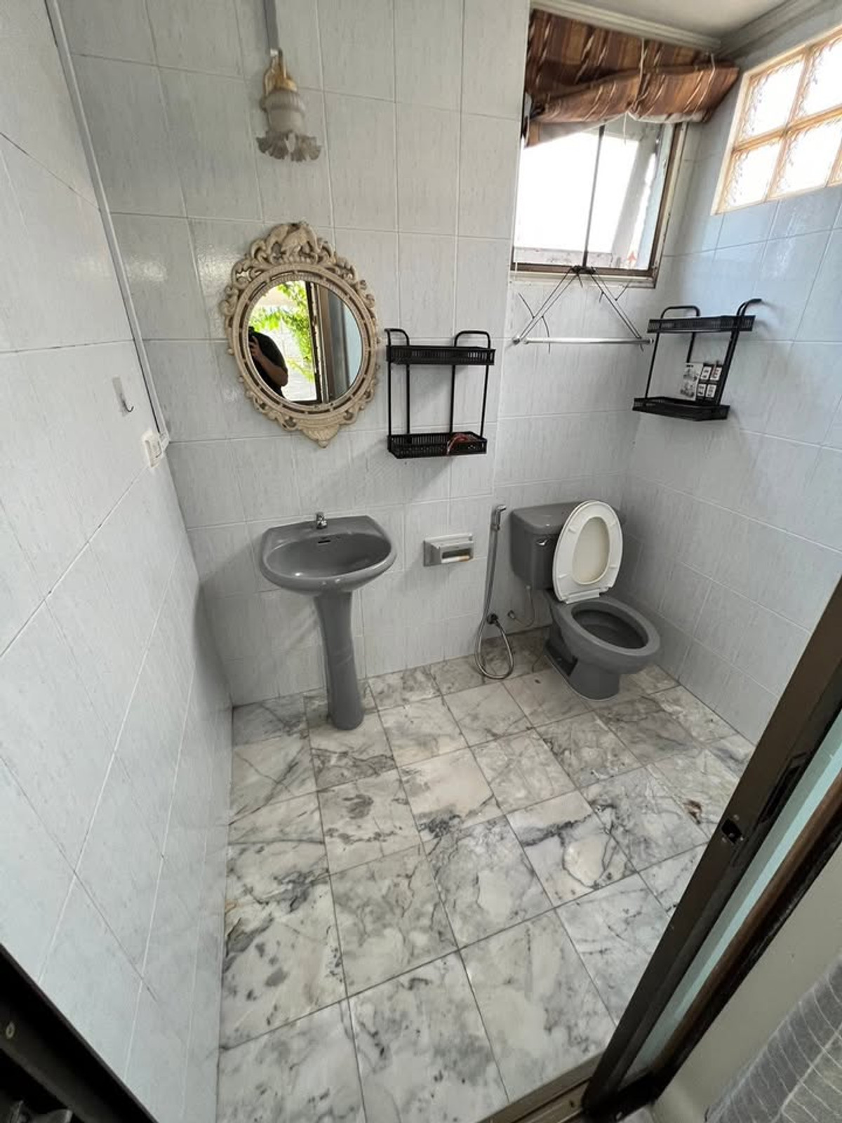 ให้เช่าบ้านแจ้งวัฒนะ เมืองทอง : จะเตรียม ให้สวยงาม เรียบร้อย ก่อนเข้าอยู่ 100% บ้านเดี่ยว ตกแต่งด้วยหินอ่อน 4ห้องนอน ในเมืองทองธานี