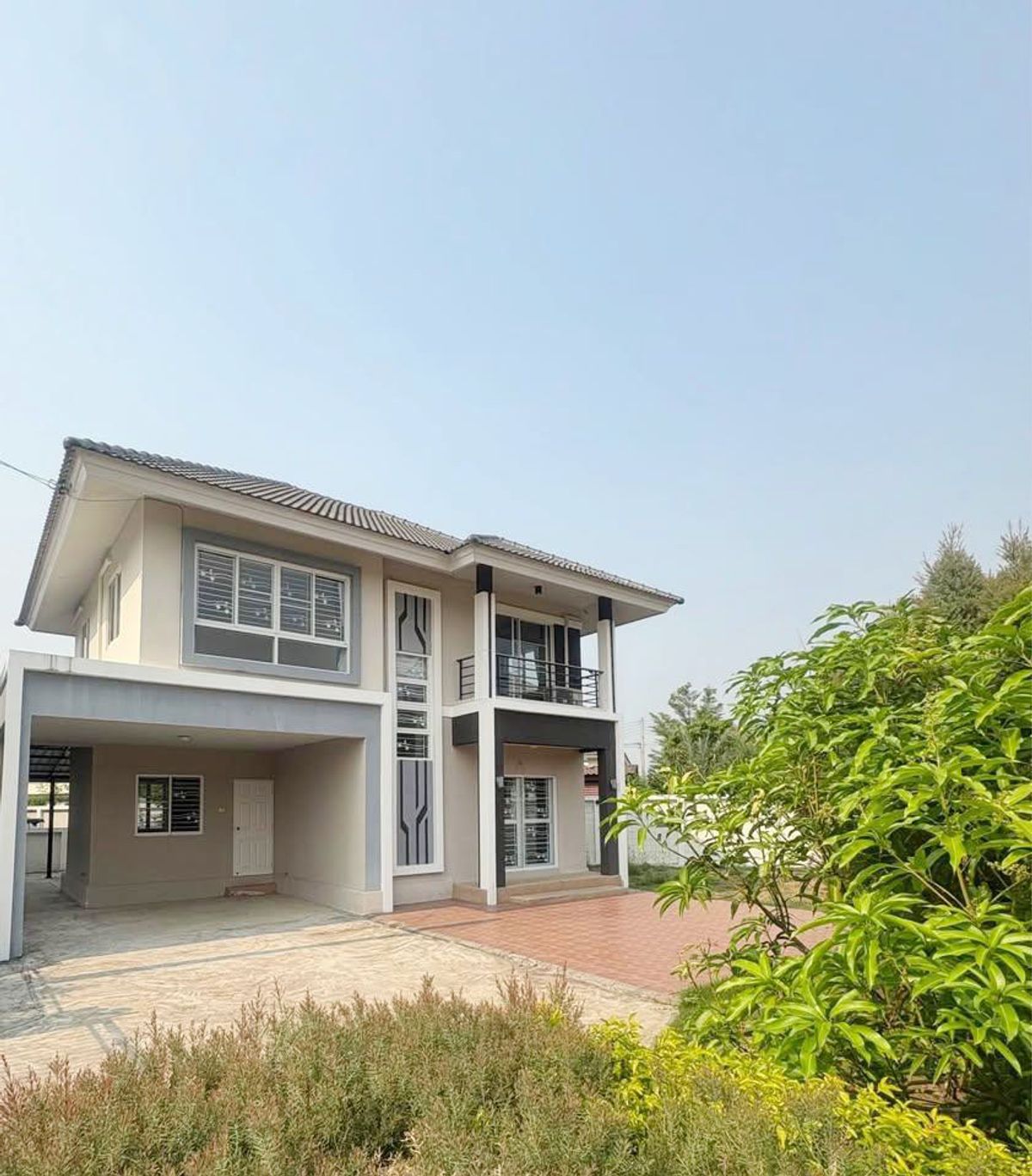ให้เช่าบ้านเชียงใหม่ : บ้านในโครงการ ให้เช่าเดือนละ 20,000 บาท เดินทางเพียง 10 นาทีถึงตลาดเจริญเจริญ No.13H594