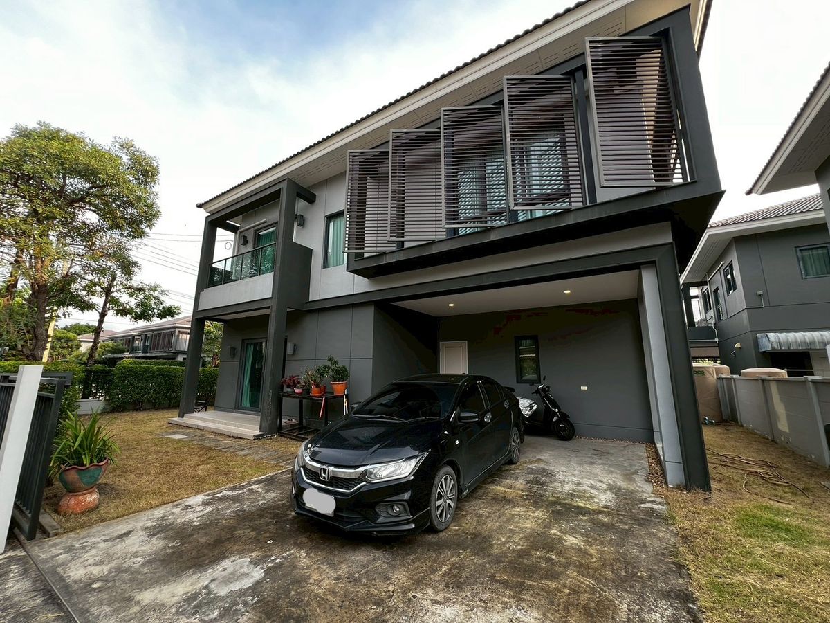 For RentHouseChaengwatana, Muangthong : house never rented, 4-bedroom near an international school, close to Robinson Ratchapruek.