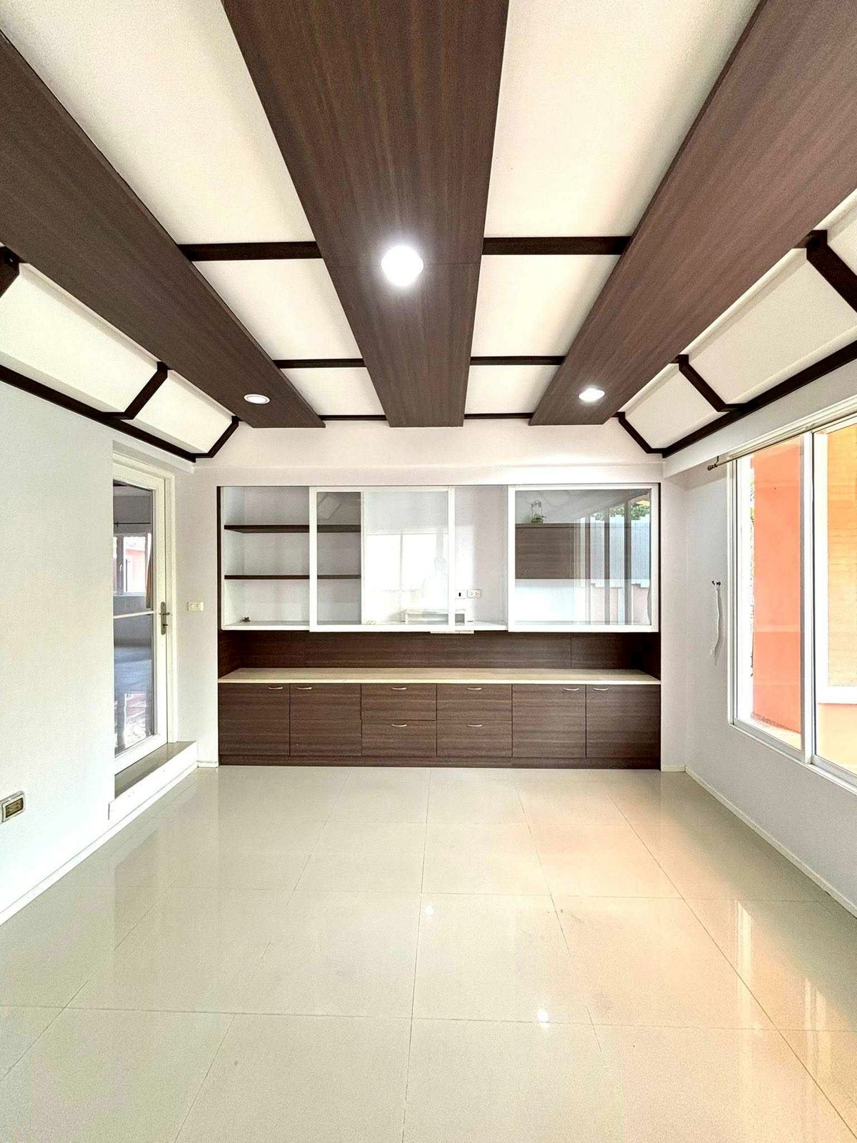 ให้เช่าบ้านพัฒนาการ ศรีนครินทร์ : ให้เช่าบ้านกรองทอง วิลล่าพาร์ค กรุงเทพกรีฑา 7 