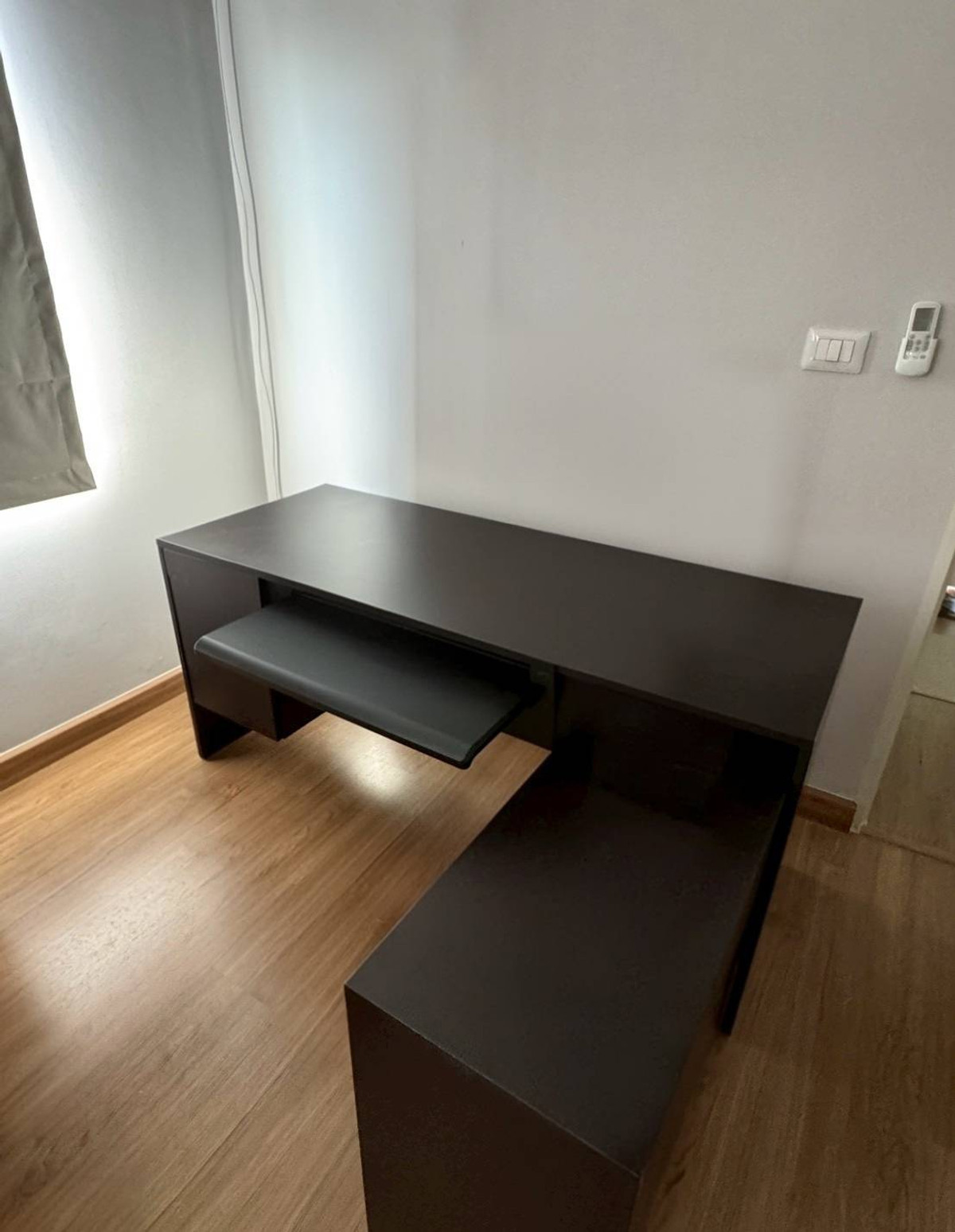 ให้เช่าบ้านปทุมธานี รังสิต ธรรมศาสตร์ : บ้าน type ใหญ่ 4 ห้องนอน 3 ห้องน้ำ แอร์ครบ ม่านครบ เอาเฟอร์หรือไม่เอาบอกได้