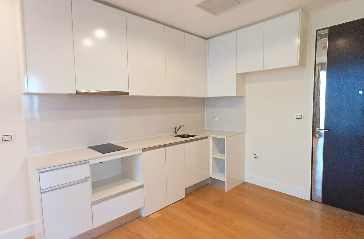 For SaleCondoLadprao, Central Ladprao : Urgent sale, Equinox phahol-vibha condo, size 63 sq m, 2 bedrooms, 2 bathrooms, new room, price 7,500,000 million baht, call 093-028-1245id line:properagency