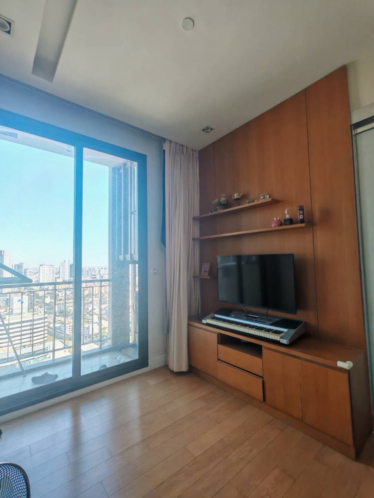 For SaleCondoLadprao, Central Ladprao : Urgent sale, Equinox phahol-vibha condo, size 63 sq m, 2 bedrooms, 2 bathrooms, new room, price 7,500,000 million baht, call 093-028-1245id line:properagency