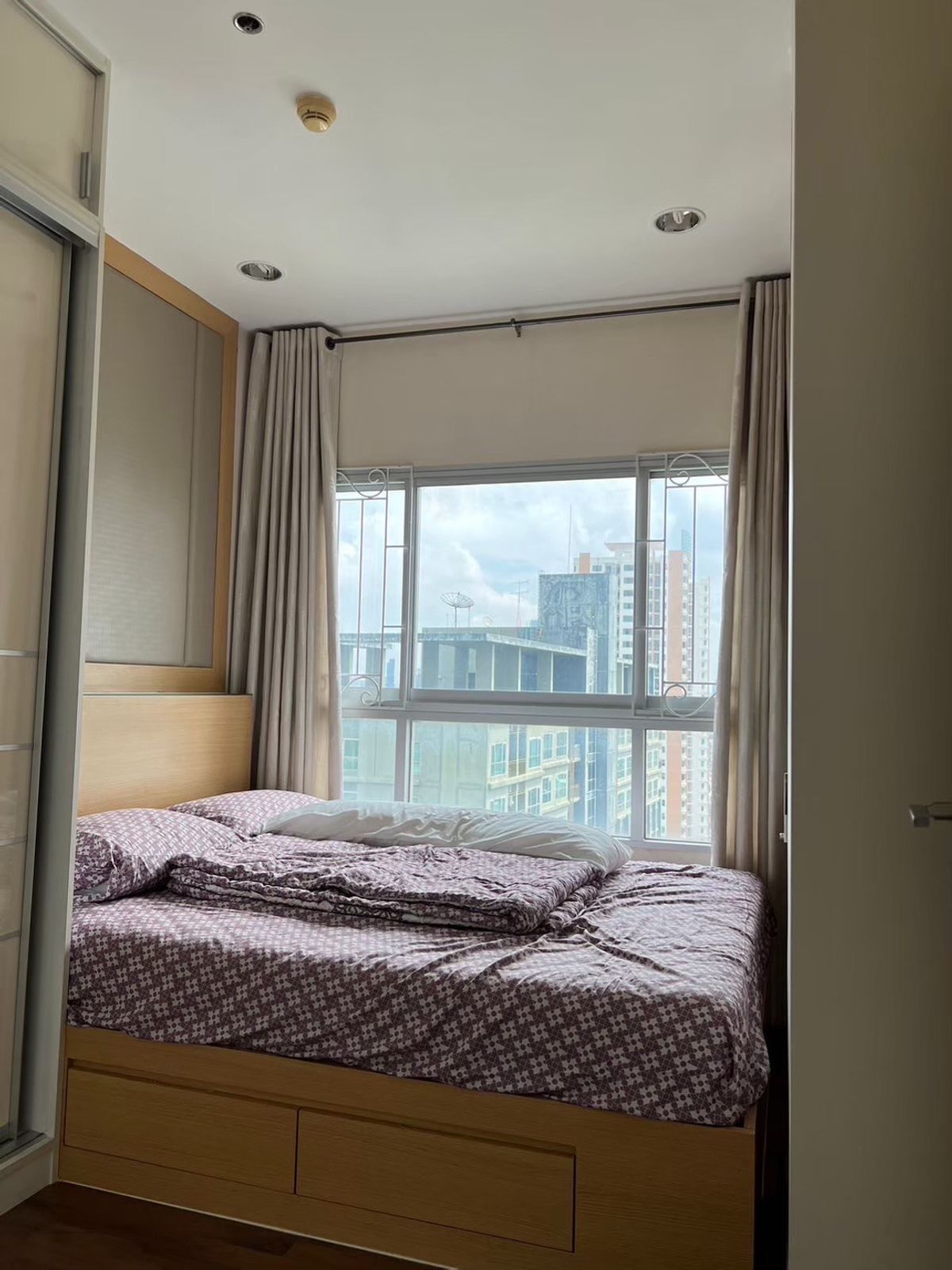 ขายคอนโดวงเวียนใหญ่ เจริญนคร : For Sale Condo Q House Condo Sathorn  (S15-34429)