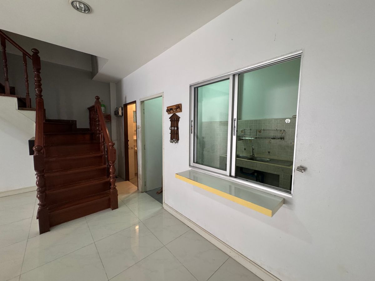 For SaleTownhomePathum Thani,Rangsit, Thammasat : 🏡 Good price, do not miss the townhouse. Sue village Rangsit-Nakhon Nayok Road, Khlong 3🏡