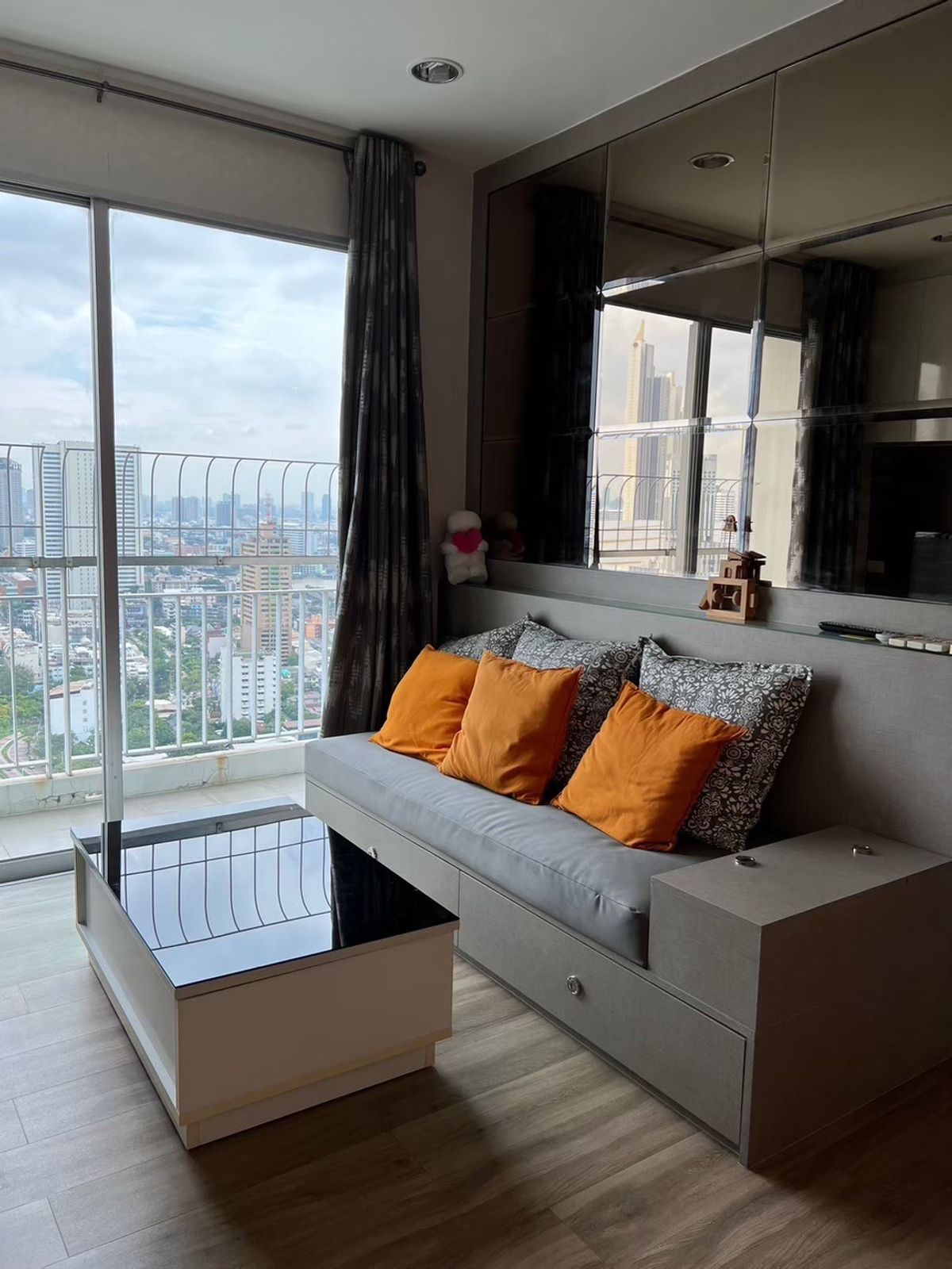 ขายคอนโดวงเวียนใหญ่ เจริญนคร : For Sale Condo Q House Condo Sathorn  (S15-34429)