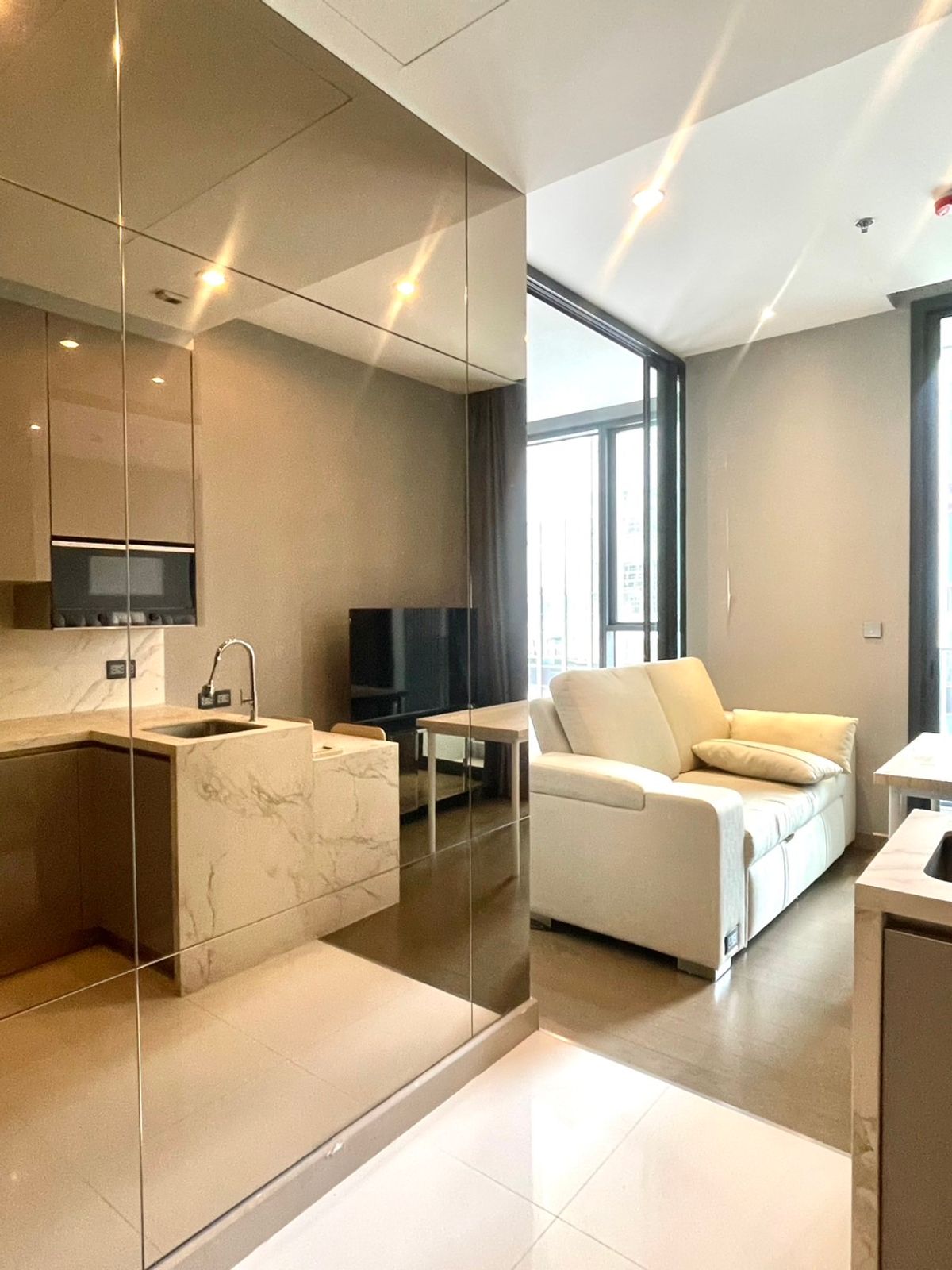For RentCondoRama9, Petchburi, RCA : 🔥 Very urgent rental, very cheap room, The ESSE at Singha Complex 1 bedroom, 1 bathroom 35 SQ.M., only 25,000 baht.