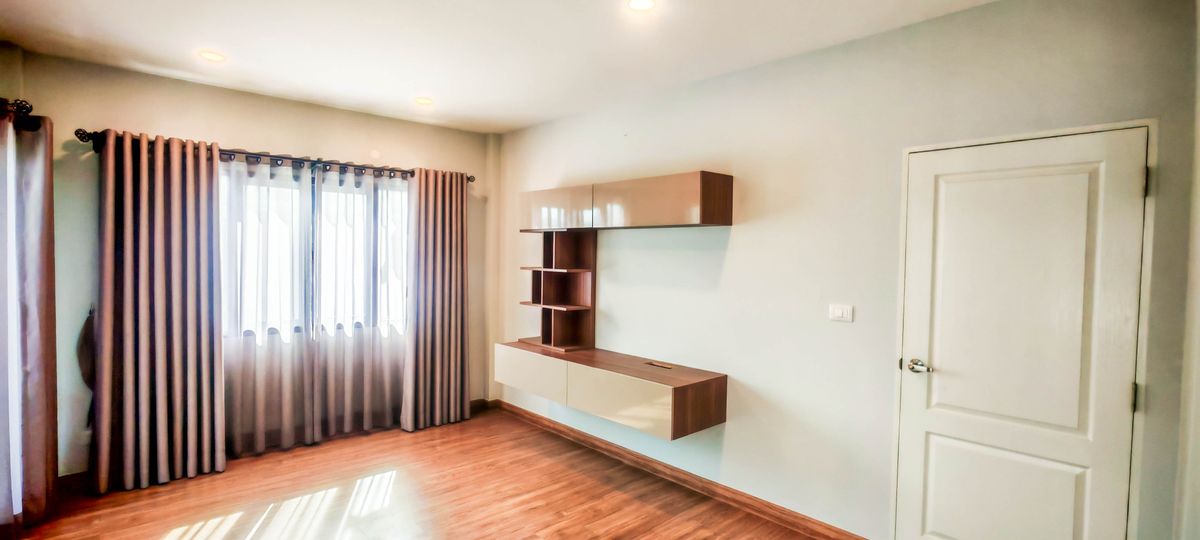 For SaleHouseRathburana, Suksawat : Modern style house for sale, Centro Rama 2-Phuttha Bucha, near the expressway, convenient to connect to Sathorn