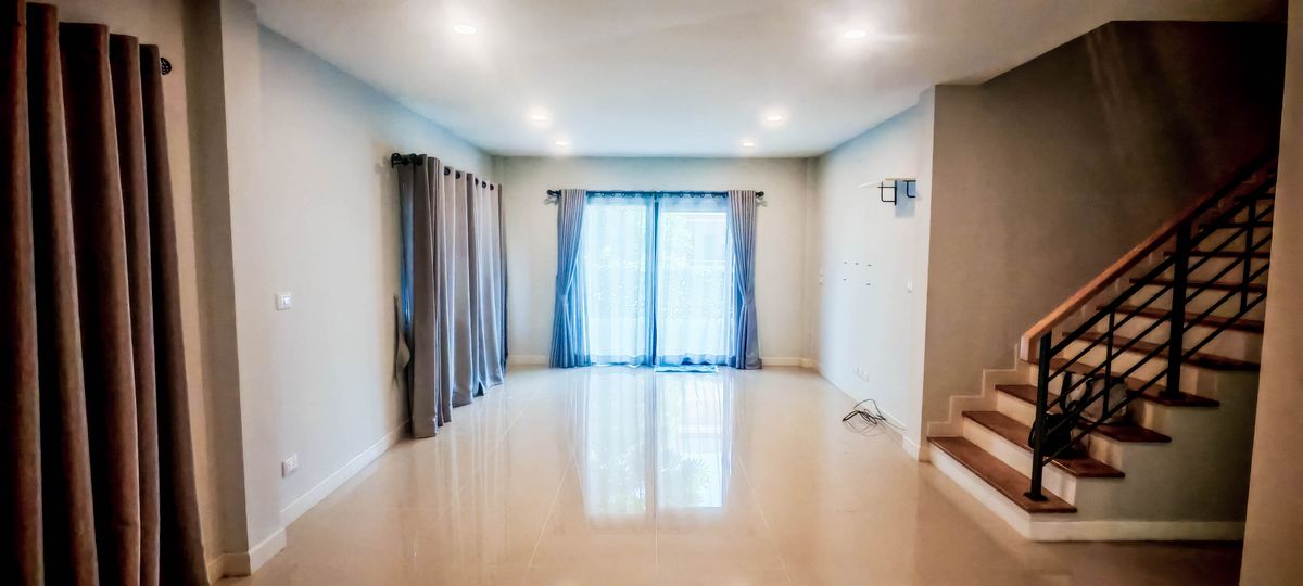 For SaleHouseRathburana, Suksawat : Modern style house for sale, Centro Rama 2-Phuttha Bucha, near the expressway, convenient to connect to Sathorn