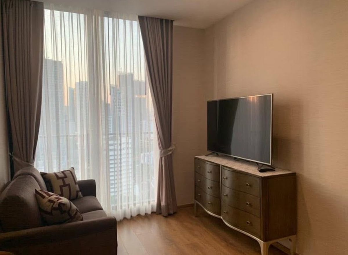 For RentCondoSukhumvit, Asoke, Thonglor : 🌟💎 Noble BE 33 Sukhumvit 33 | Luxury 1BR Condo, High Floor, Near EmQuartier & BTS Phrom Phong