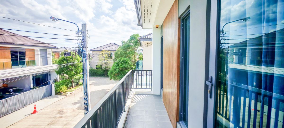 For SaleHouseRathburana, Suksawat : Modern style house for sale, Centro Rama 2-Phuttha Bucha, near the expressway, convenient to connect to Sathorn