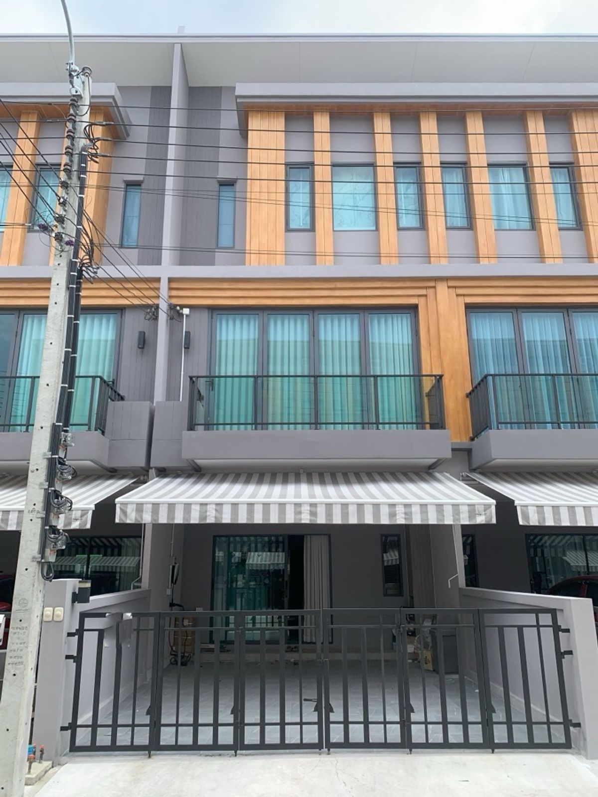 ให้เช่าโฮมออฟฟิศลาดกระบัง สุวรรณภูมิ : ให้เช่าทาวโฮม