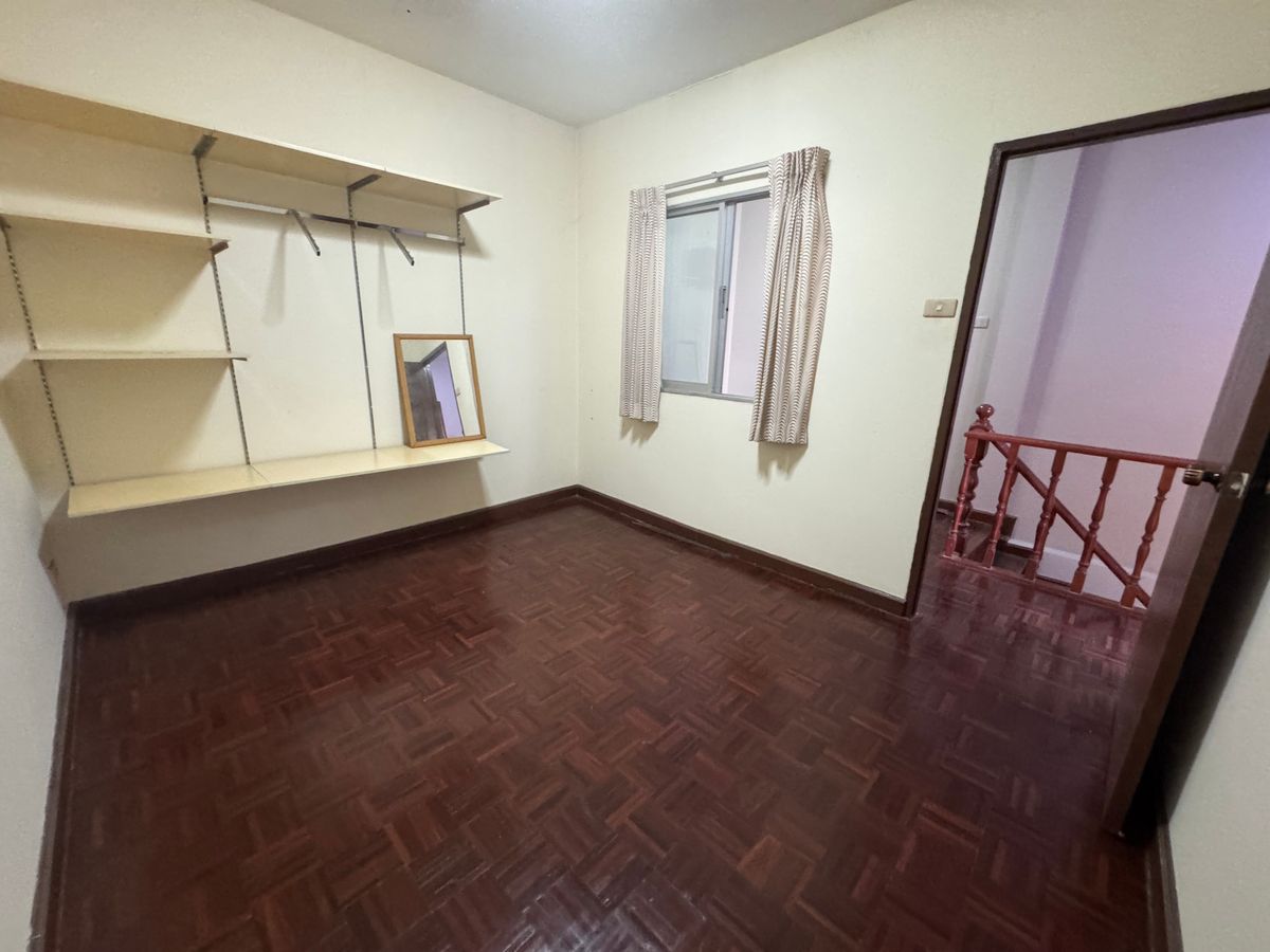 For SaleTownhomePathum Thani,Rangsit, Thammasat : 🏡 Good price, do not miss the townhouse. Sue village Rangsit-Nakhon Nayok Road, Khlong 3🏡