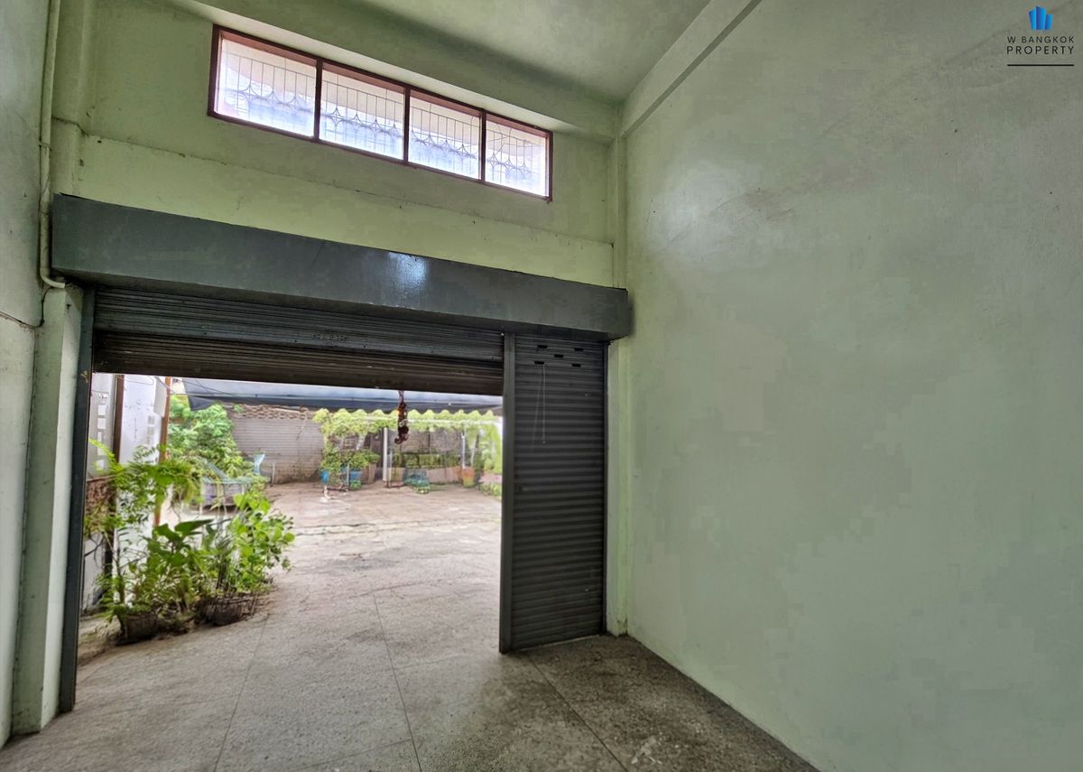 ขายอาคารพาณิชย์ลาดพร้าว เซ็นทรัลลาดพร้าว : ขายด่วน อาคารพาณิชย์ 3.5 ชั้น 15 ตร.วา ซ.ลาดพร้าว 15 ทำเลดีมาก หลัง Big C ใกล้ MRT ลาดพร้าว